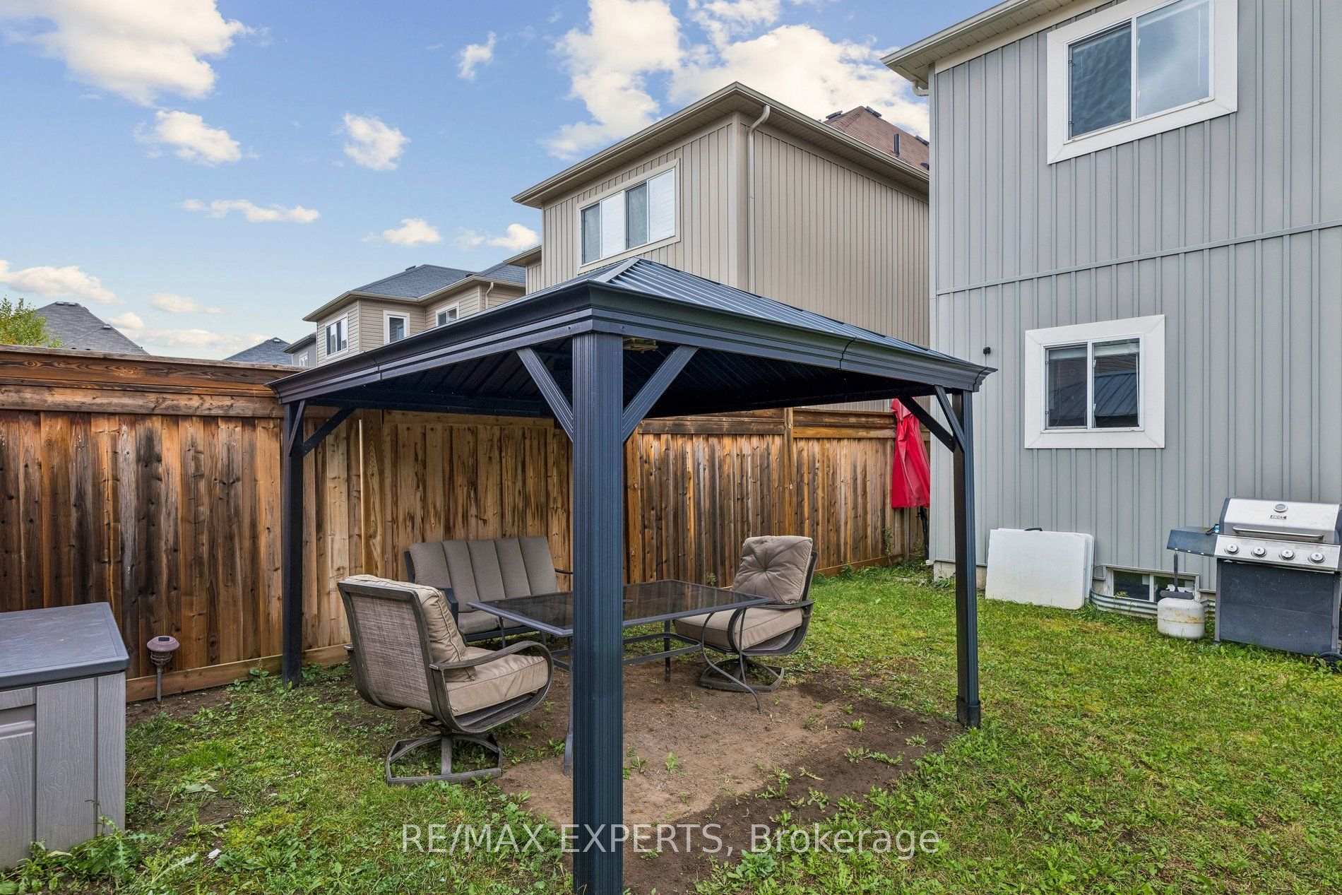 Photo 39 of 52 Bruce Cameron Drive, Clarington, Bowmanville — HOMEH
