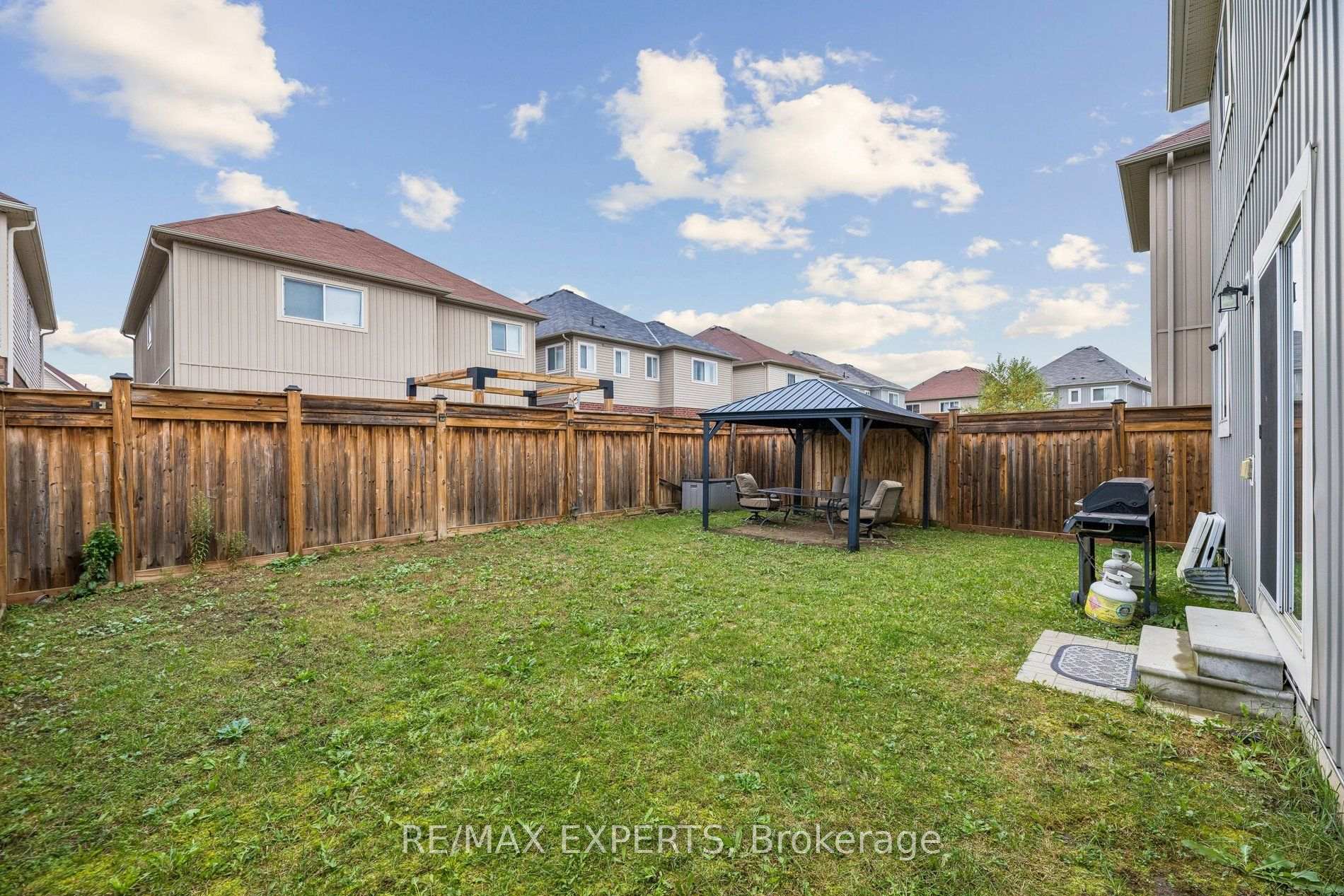 Photo 42 of 52 Bruce Cameron Drive, Clarington, Bowmanville — HOMEH