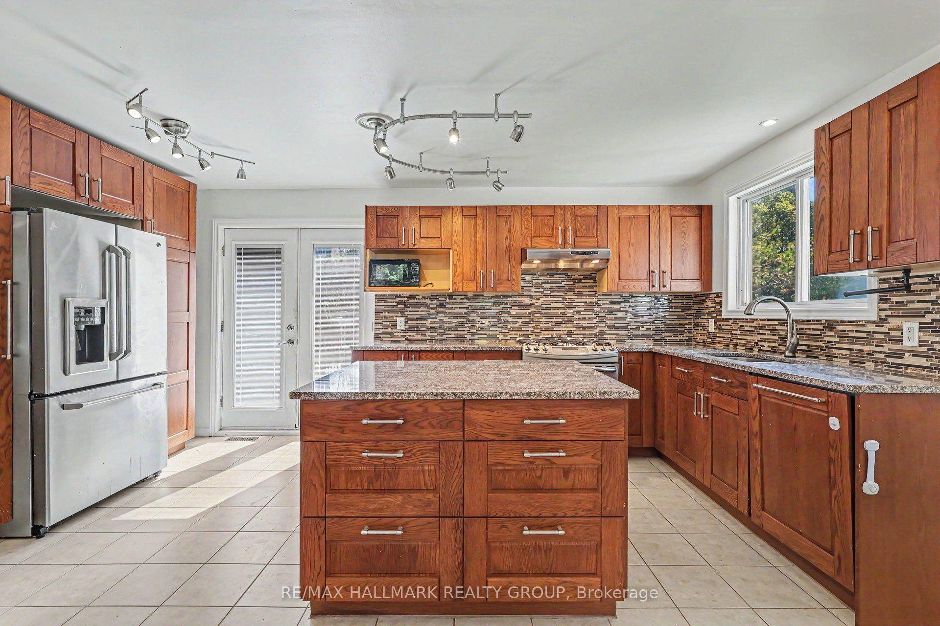 Photo 11 of 7220 Mitch Owens Road, Ottawa, Osgoode Twp North of Reg Rd 6 — HOMEH