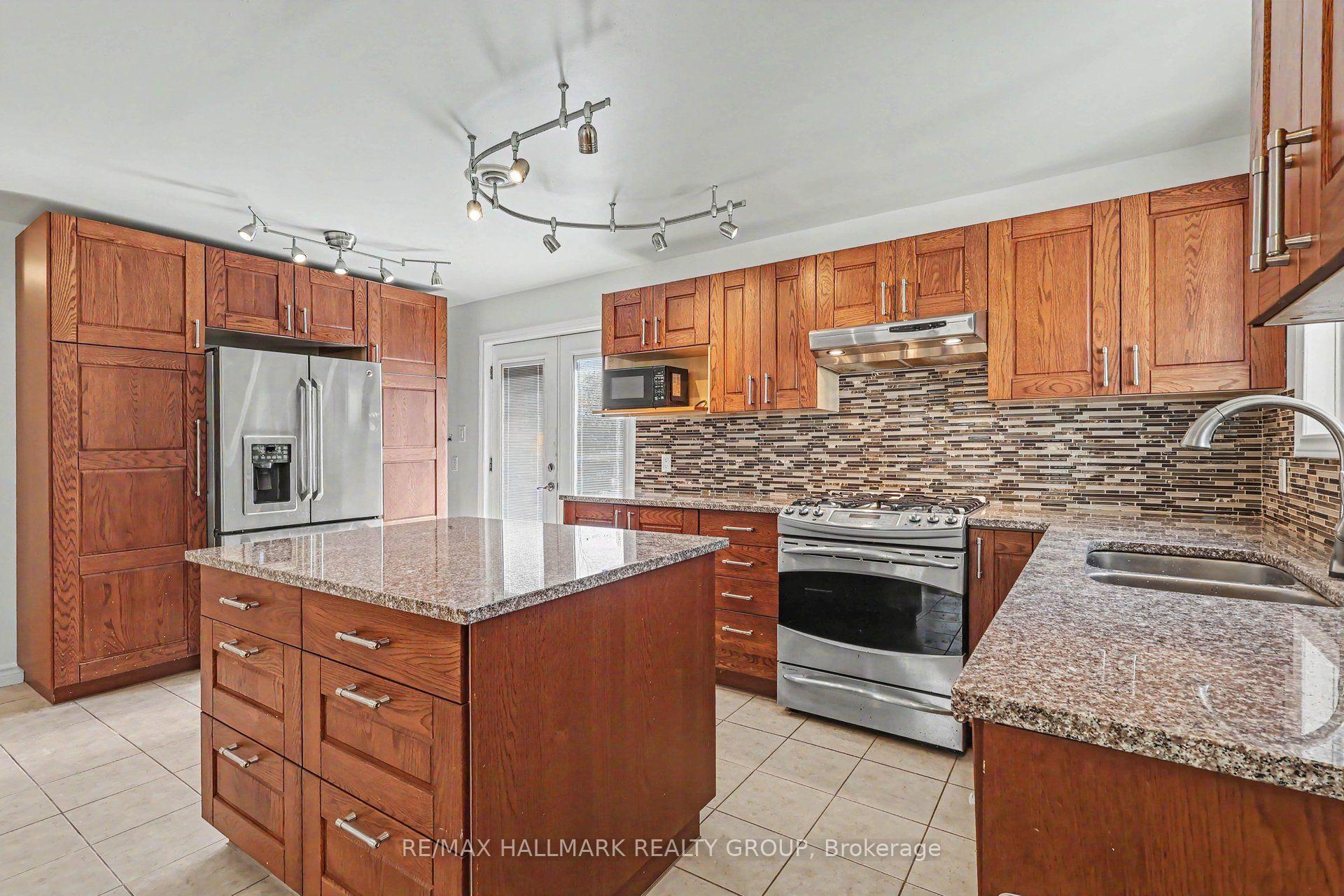 Photo 13 of 7220 Mitch Owens Road, Ottawa, Osgoode Twp North of Reg Rd 6 — HOMEH