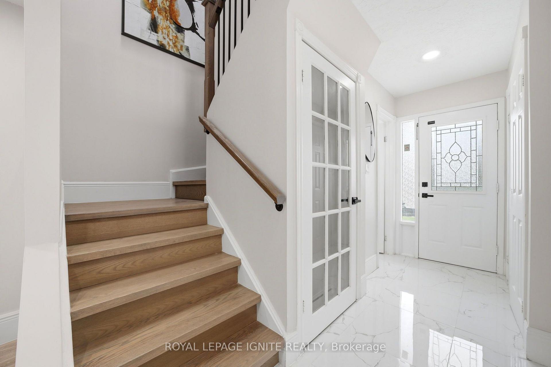 Photo 3 of 26 Winston Crescent, Whitby, Blue Grass Meadows — HOMEH