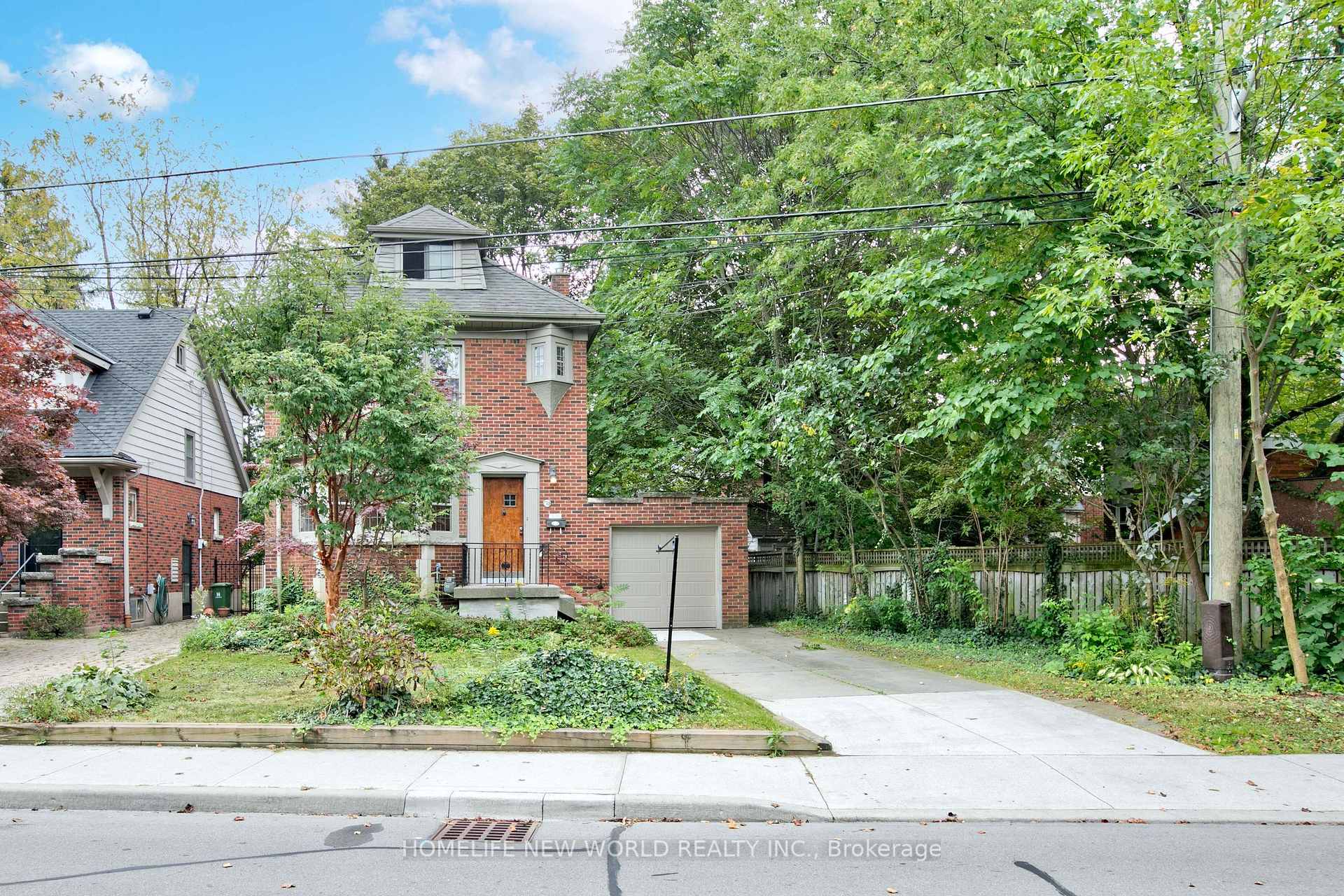 Photo 2 of 74 Haddon Avenue N, Hamilton, Westdale — HOMEH