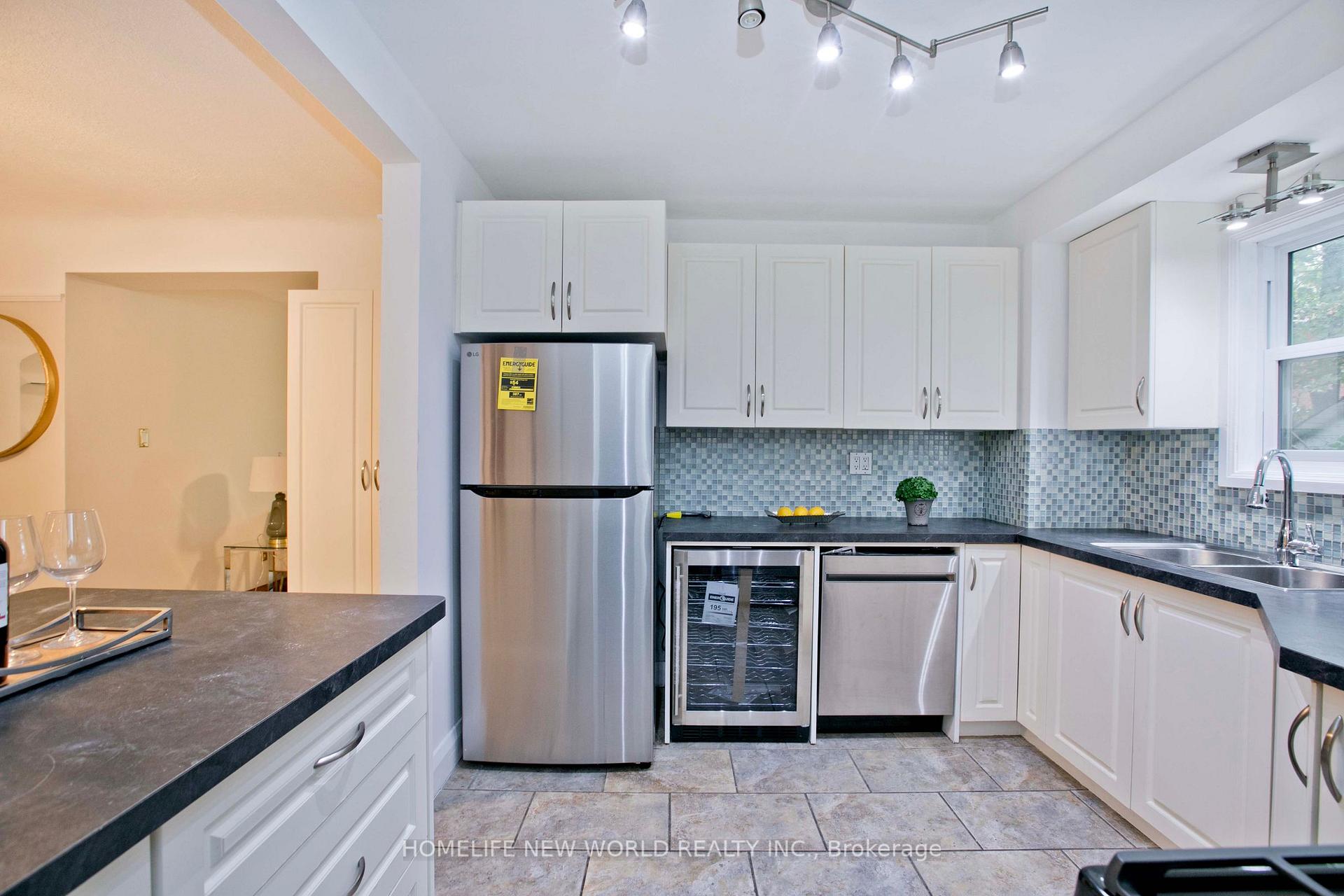 Photo 8 of 74 Haddon Avenue N, Hamilton, Westdale — HOMEH