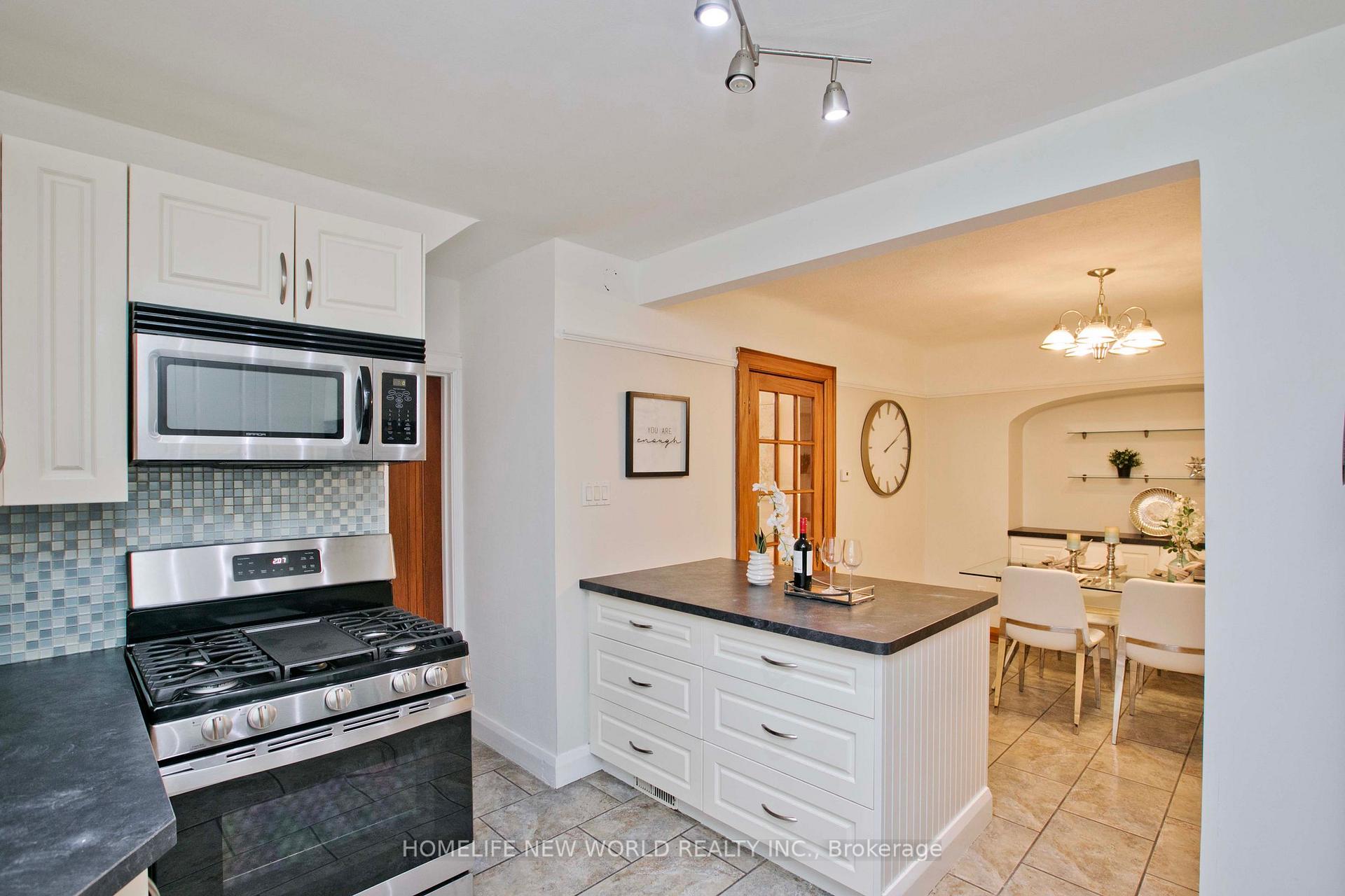 Photo 12 of 74 Haddon Avenue N, Hamilton, Westdale — HOMEH