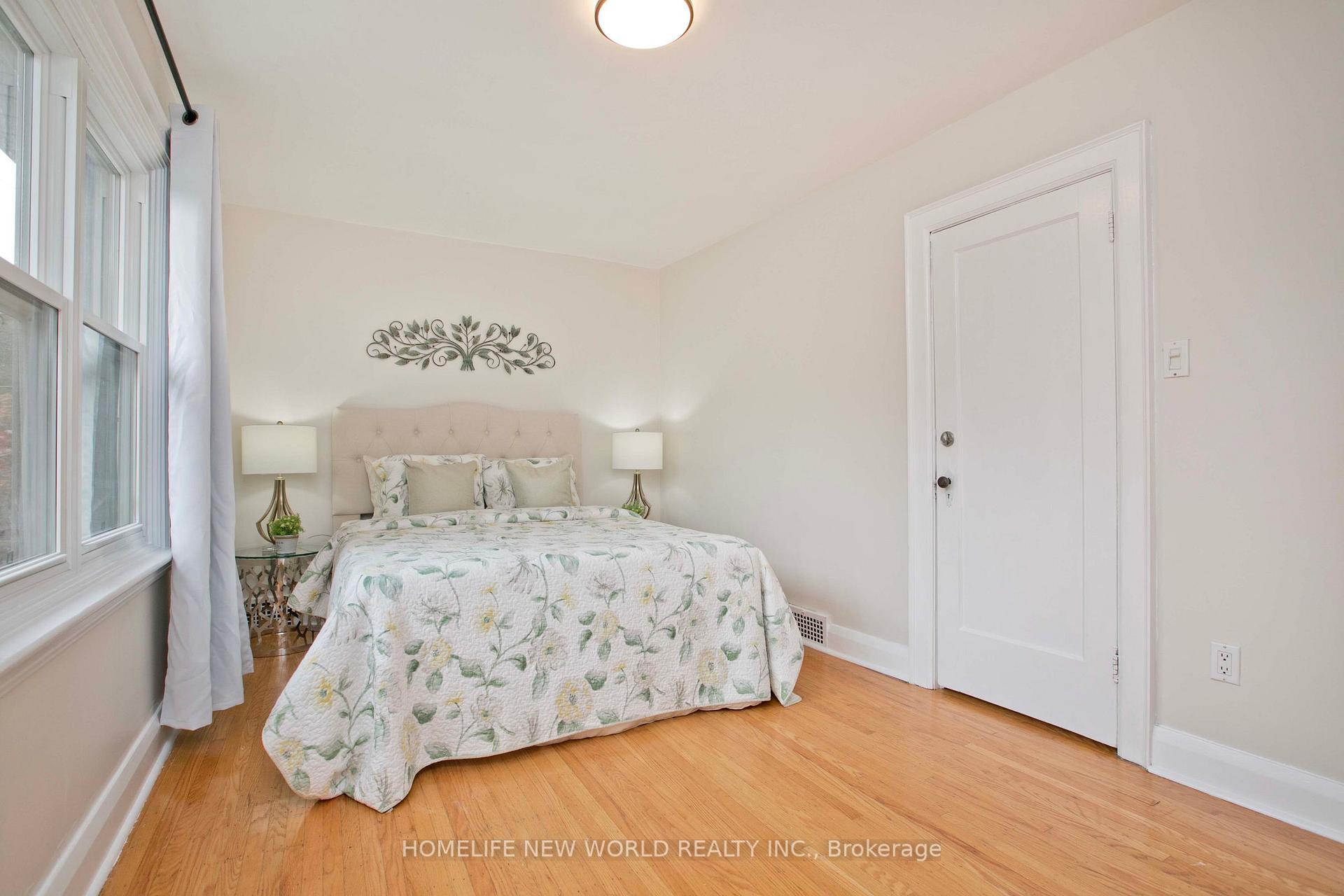 Photo 22 of 74 Haddon Avenue N, Hamilton, Westdale — HOMEH