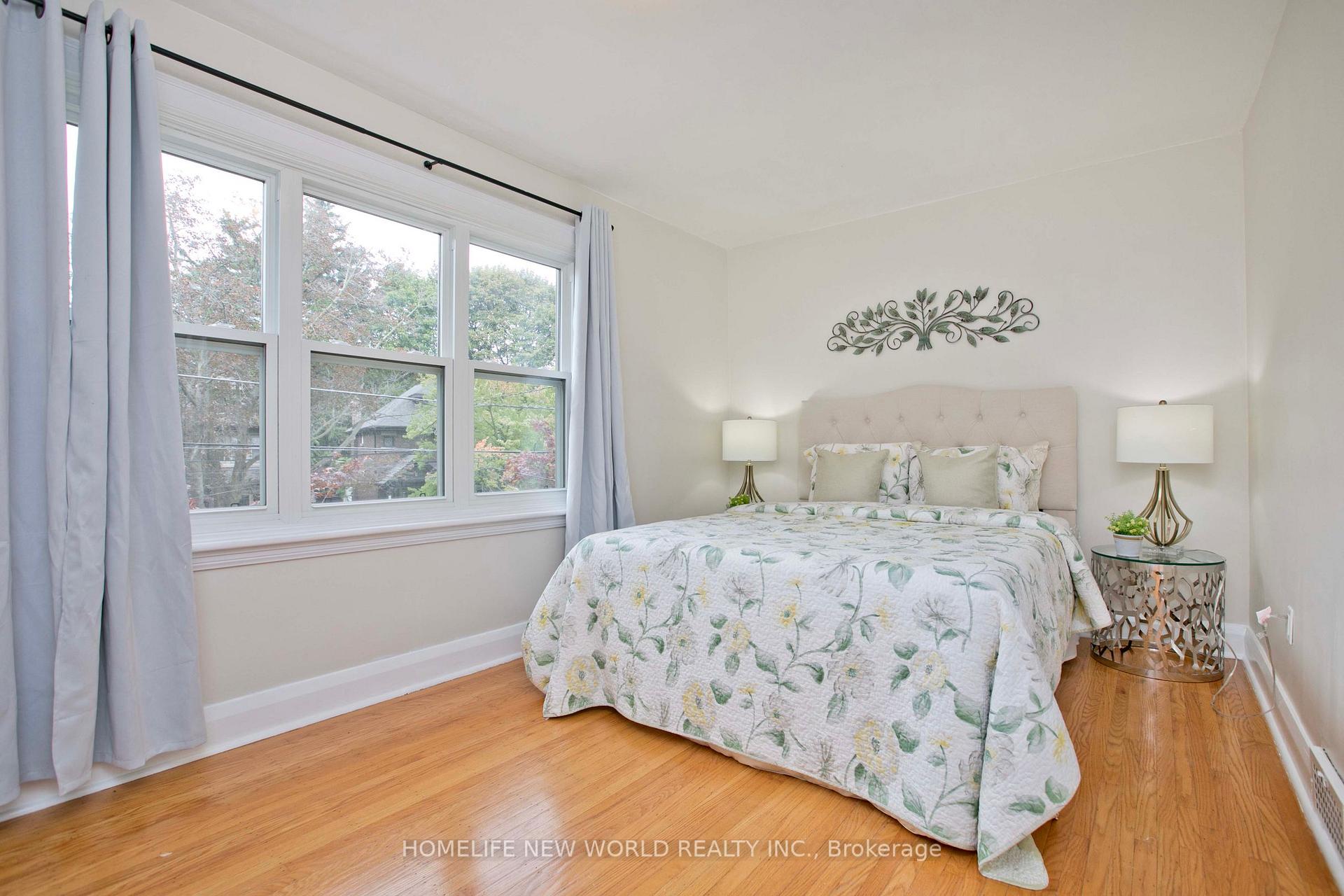 Photo 23 of 74 Haddon Avenue N, Hamilton, Westdale — HOMEH