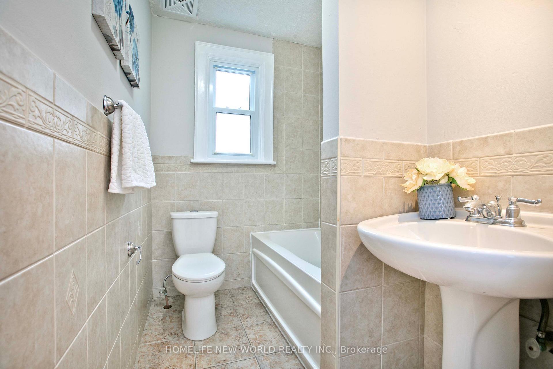 Photo 24 of 74 Haddon Avenue N, Hamilton, Westdale — HOMEH
