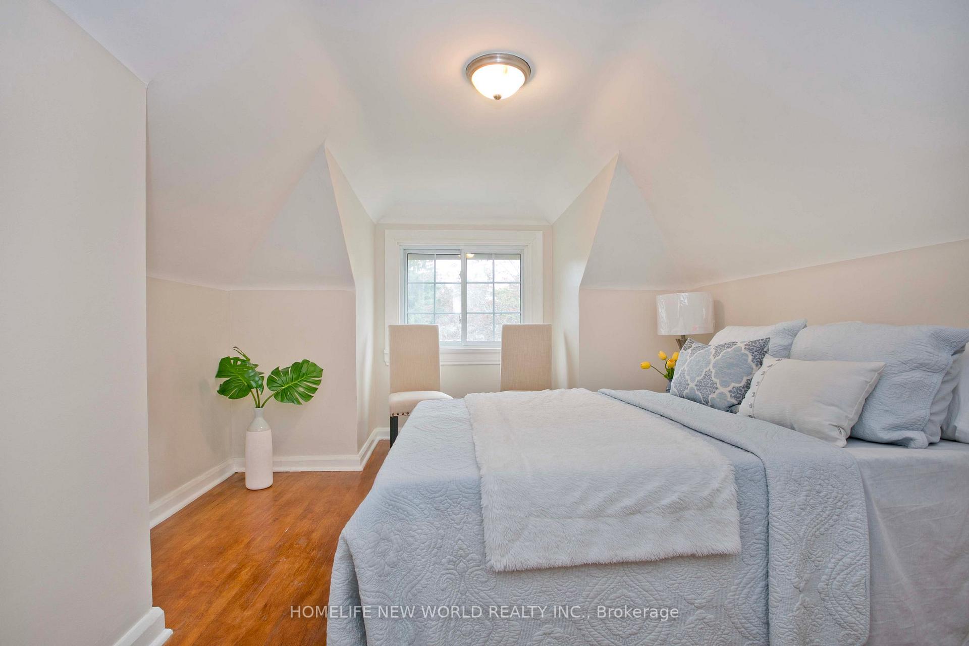 Photo 28 of 74 Haddon Avenue N, Hamilton, Westdale — HOMEH