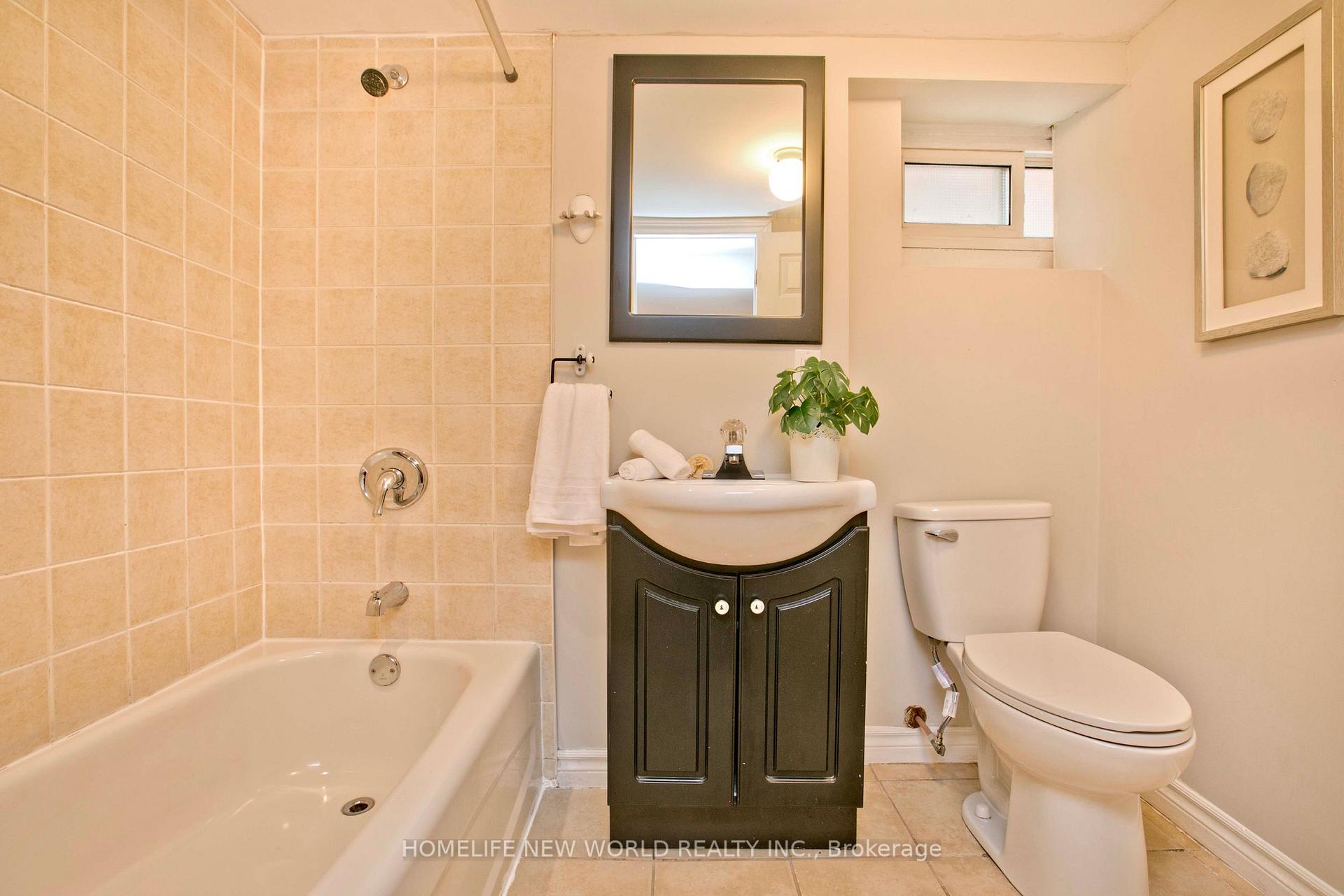 Photo 32 of 74 Haddon Avenue N, Hamilton, Westdale — HOMEH