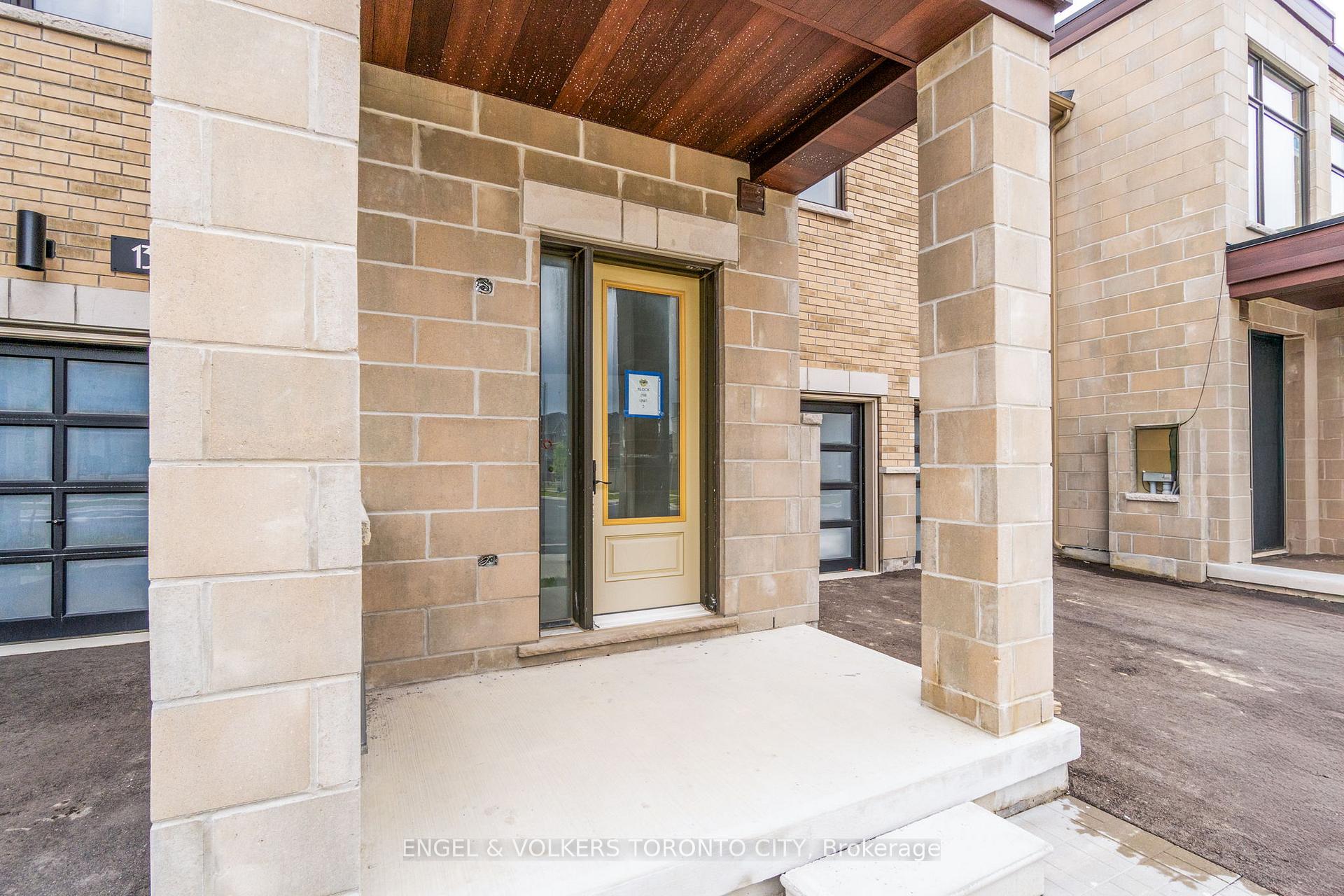 Photo 6 of 136 Mumbai Drive, Markham, Middlefield — HOMEH