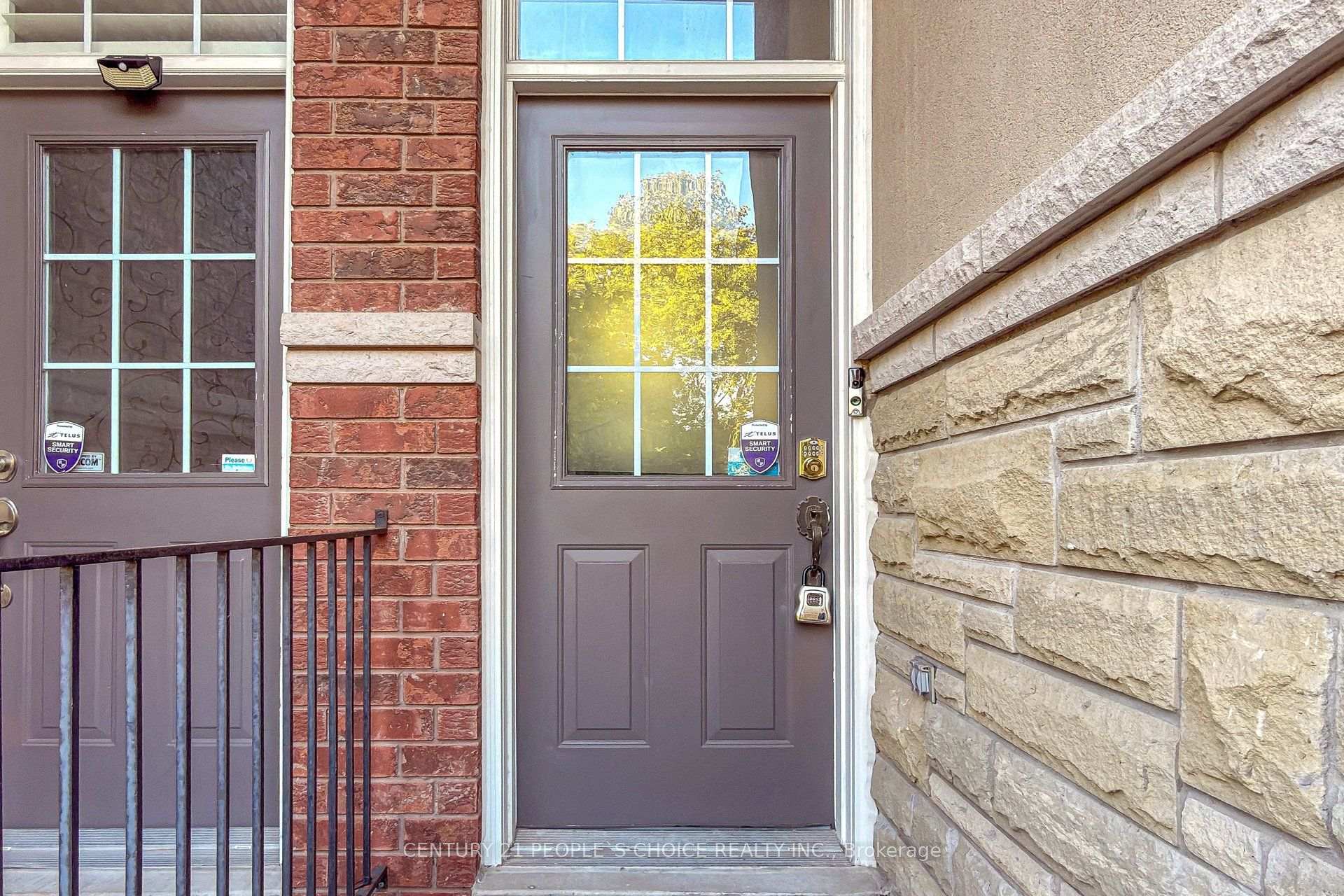 Photo 4 of Unit 106, 435 Hensall Circle, Mississauga, Cooksville — HOMEH