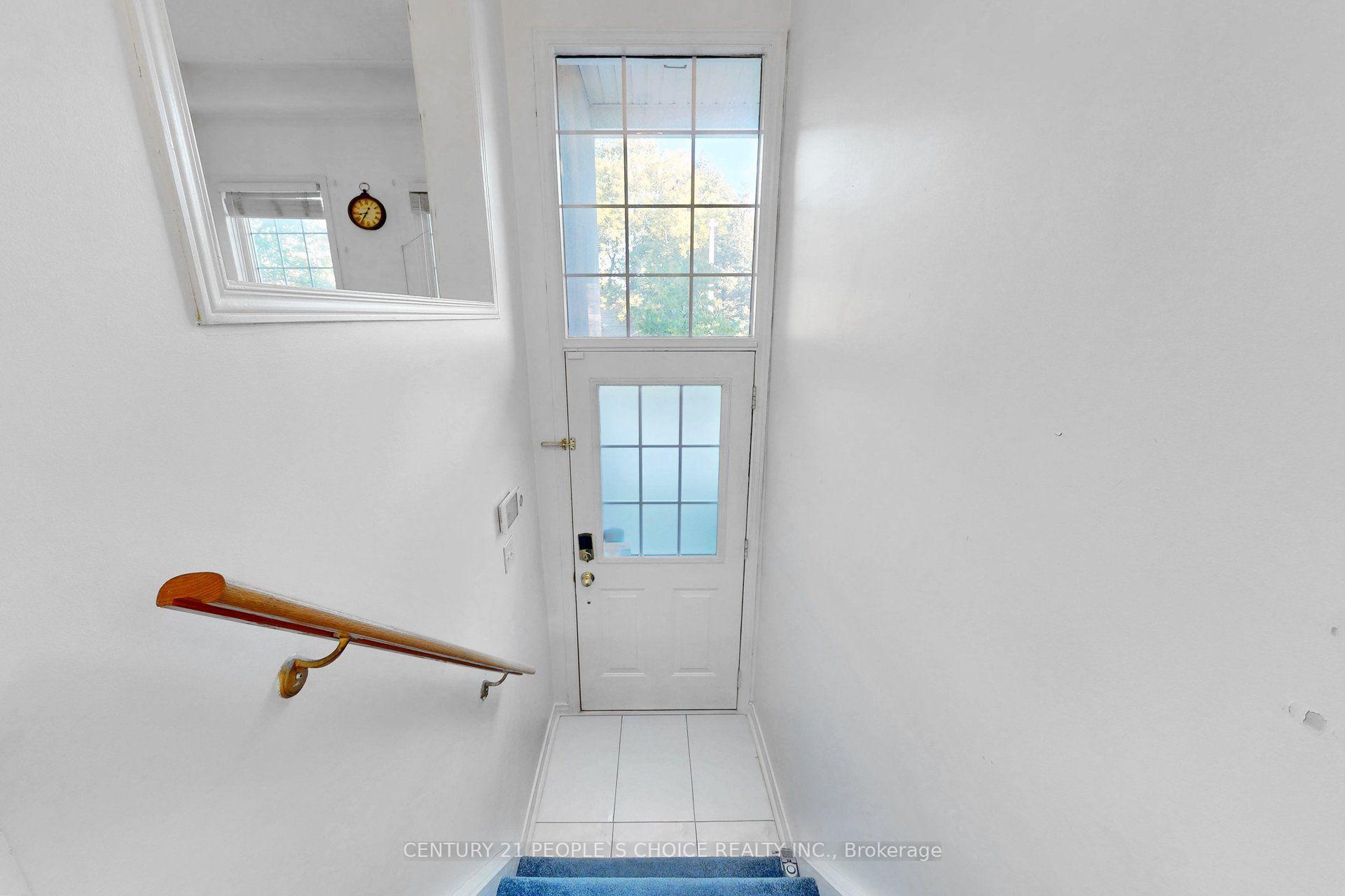 Photo 5 of Unit 106, 435 Hensall Circle, Mississauga, Cooksville — HOMEH