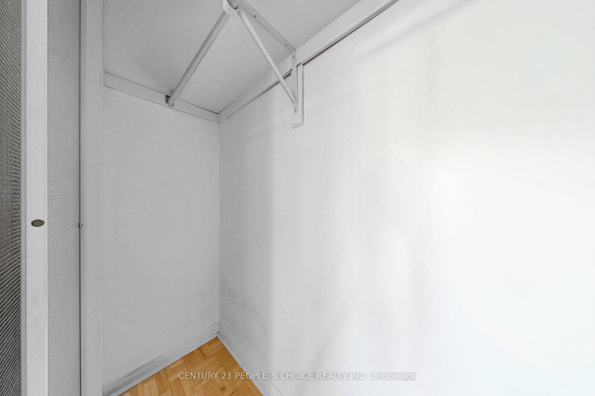 Photo 10 of Unit 106, 435 Hensall Circle, Mississauga, Cooksville — HOMEH