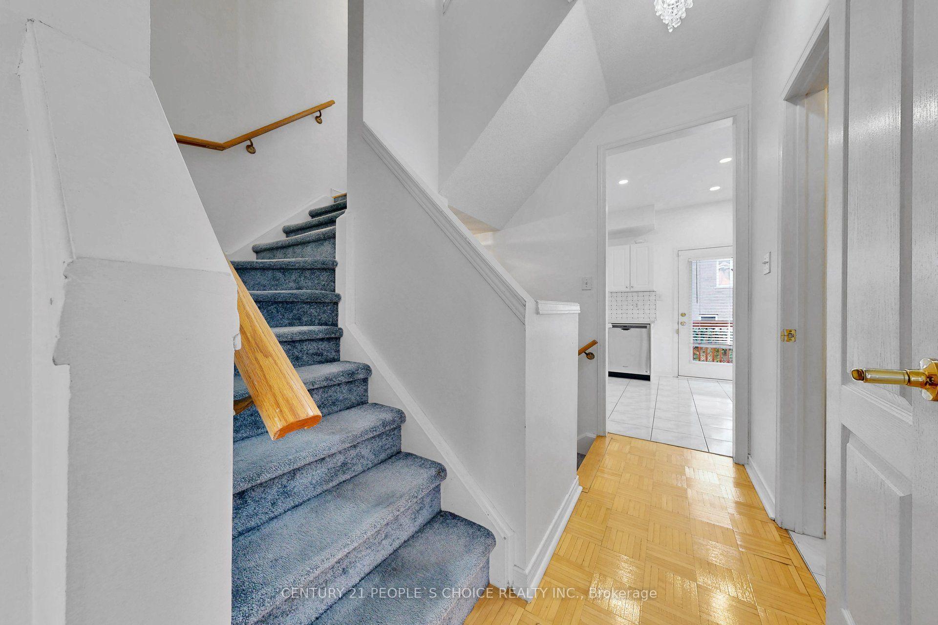Photo 11 of Unit 106, 435 Hensall Circle, Mississauga, Cooksville — HOMEH