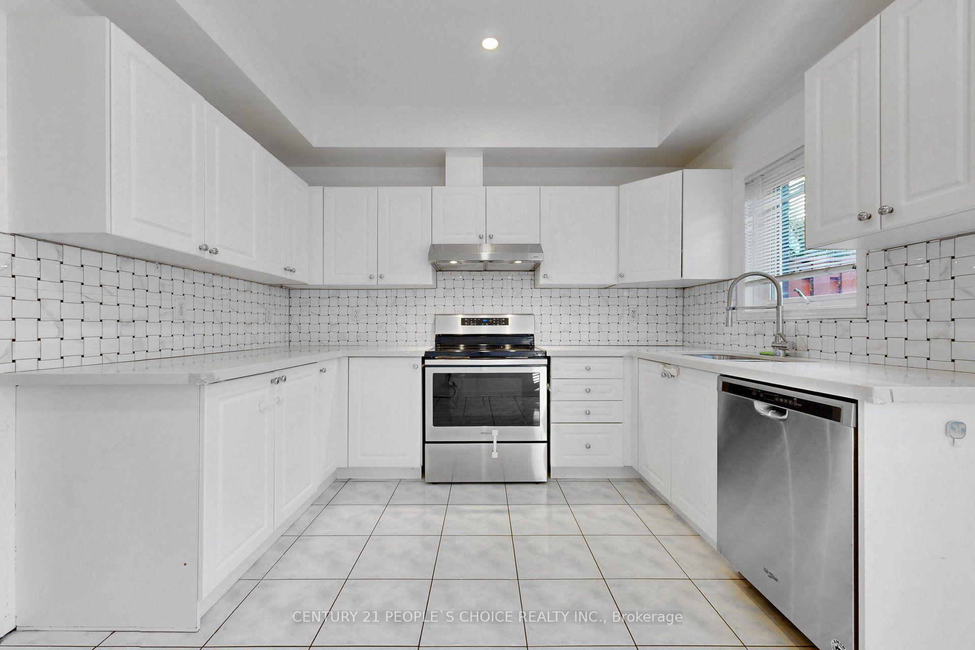 Photo 14 of Unit 106, 435 Hensall Circle, Mississauga, Cooksville — HOMEH