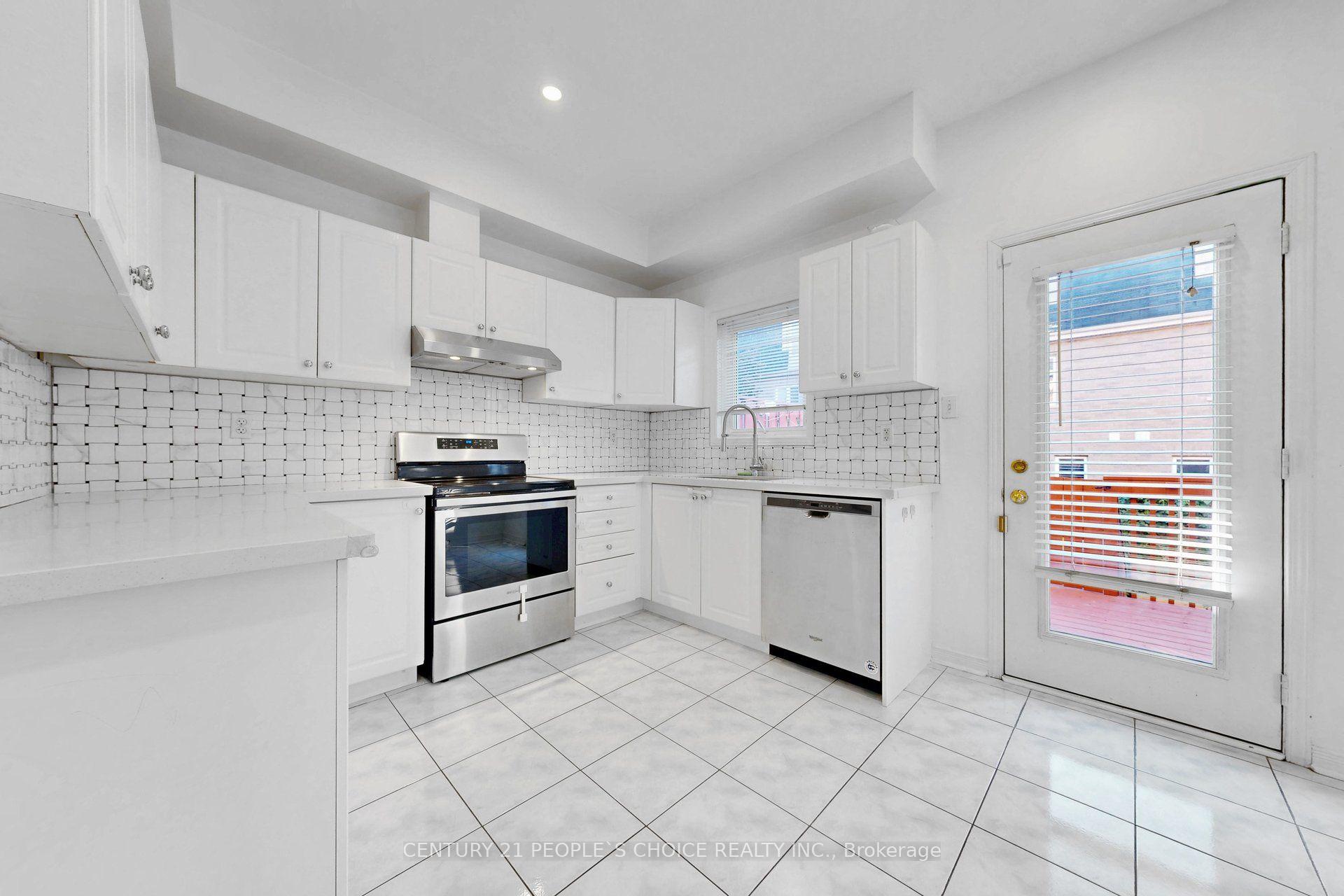 Photo 15 of Unit 106, 435 Hensall Circle, Mississauga, Cooksville — HOMEH