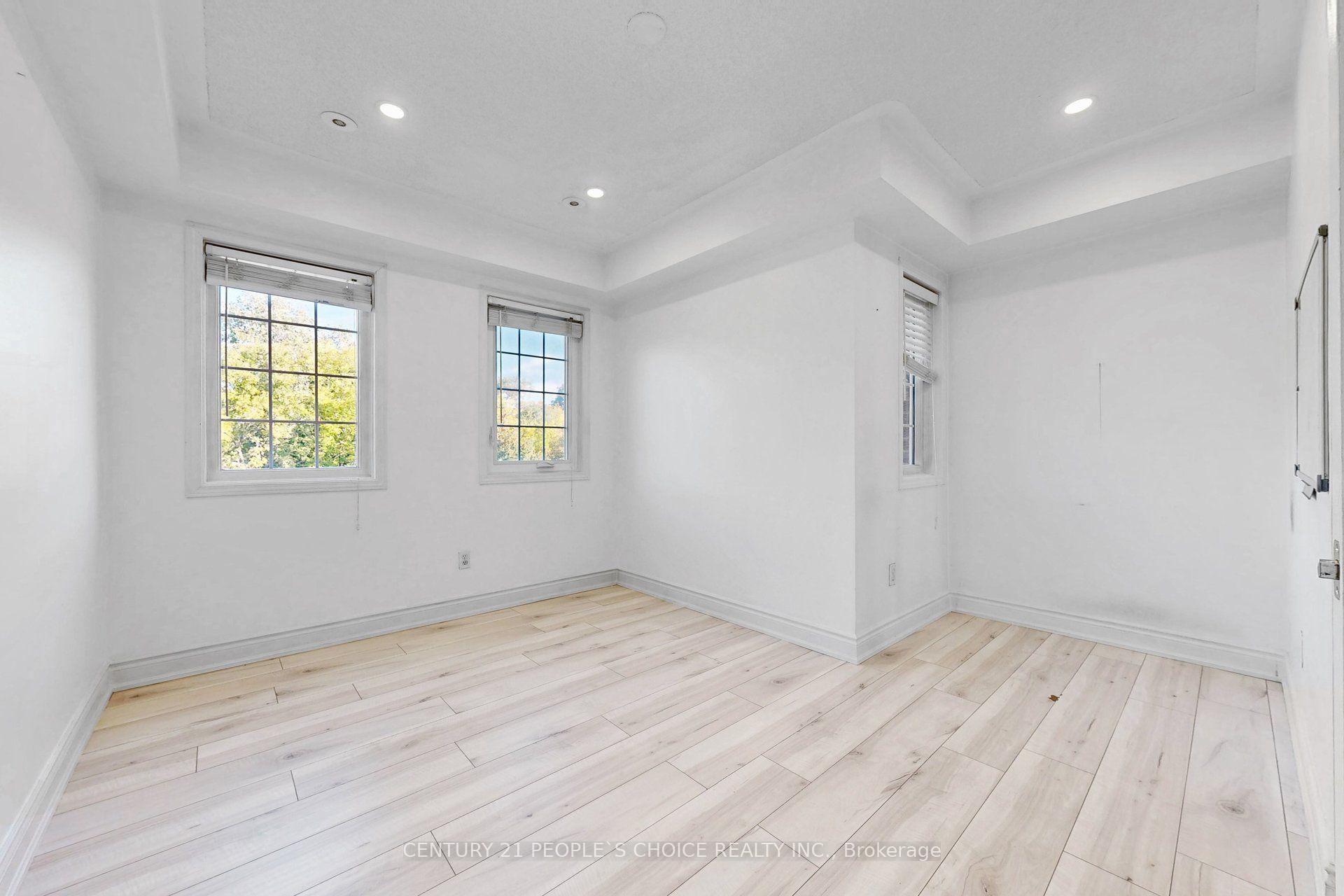 Photo 21 of Unit 106, 435 Hensall Circle, Mississauga, Cooksville — HOMEH