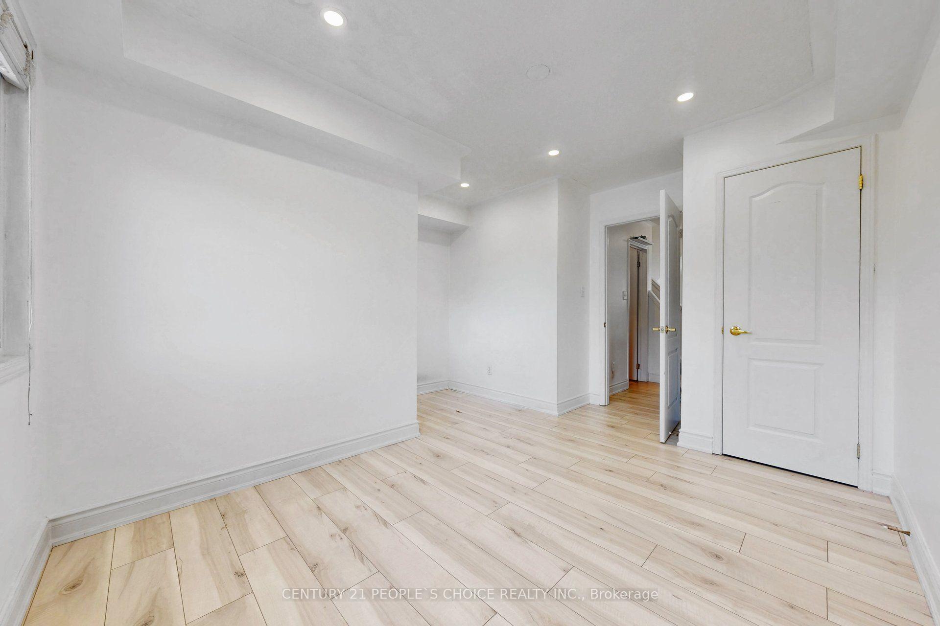 Photo 22 of Unit 106, 435 Hensall Circle, Mississauga, Cooksville — HOMEH