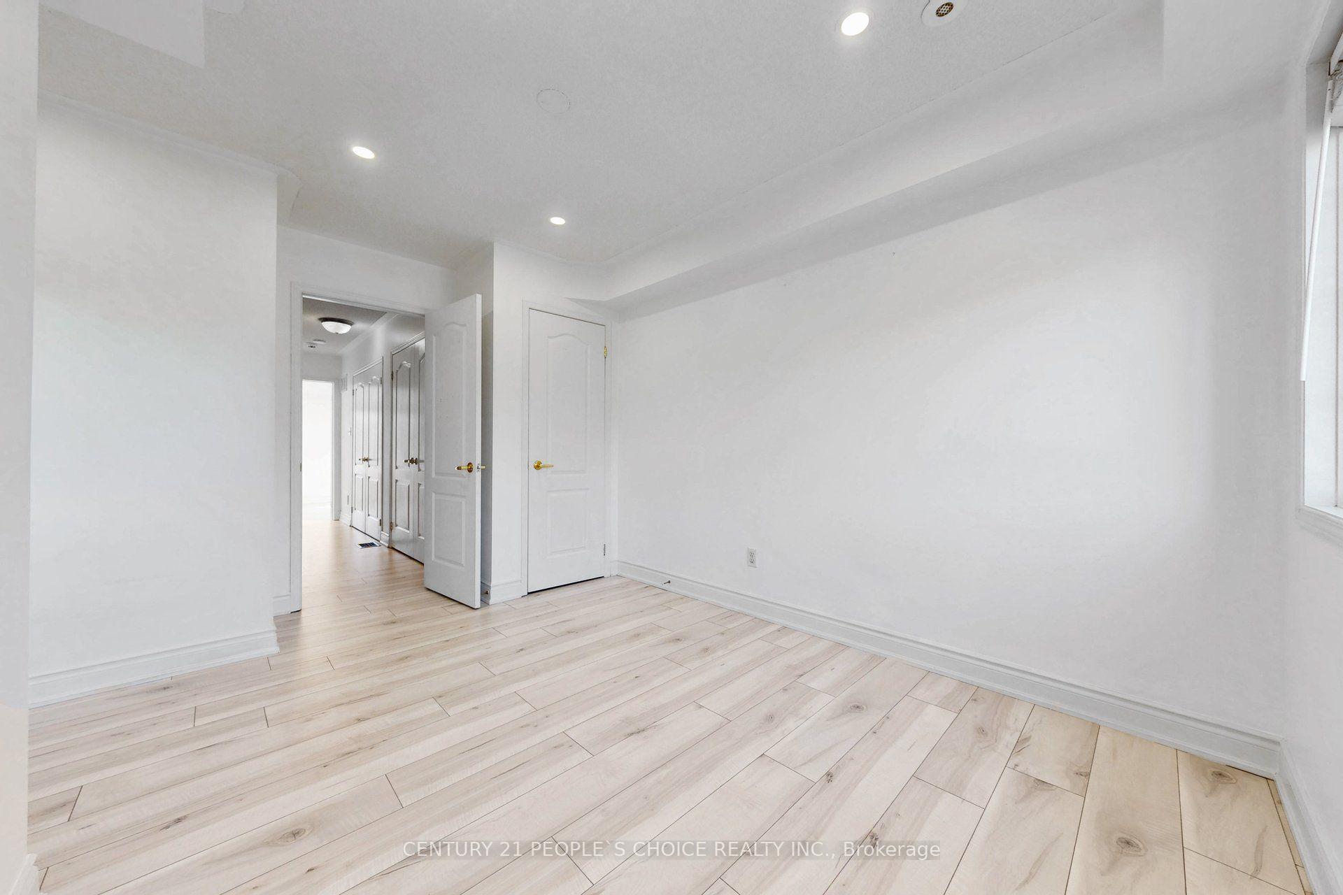 Photo 23 of Unit 106, 435 Hensall Circle, Mississauga, Cooksville — HOMEH