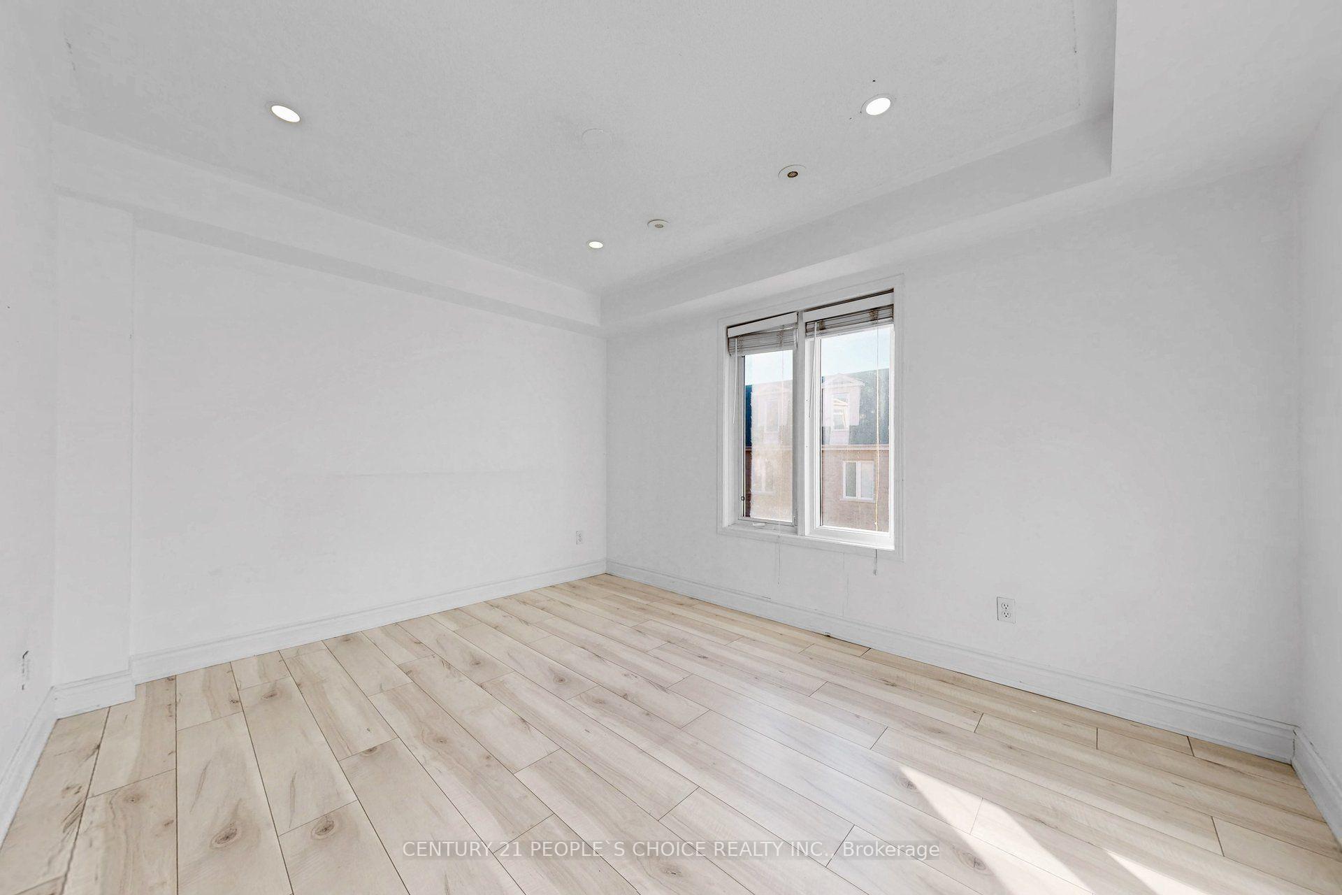 Photo 26 of Unit 106, 435 Hensall Circle, Mississauga, Cooksville — HOMEH