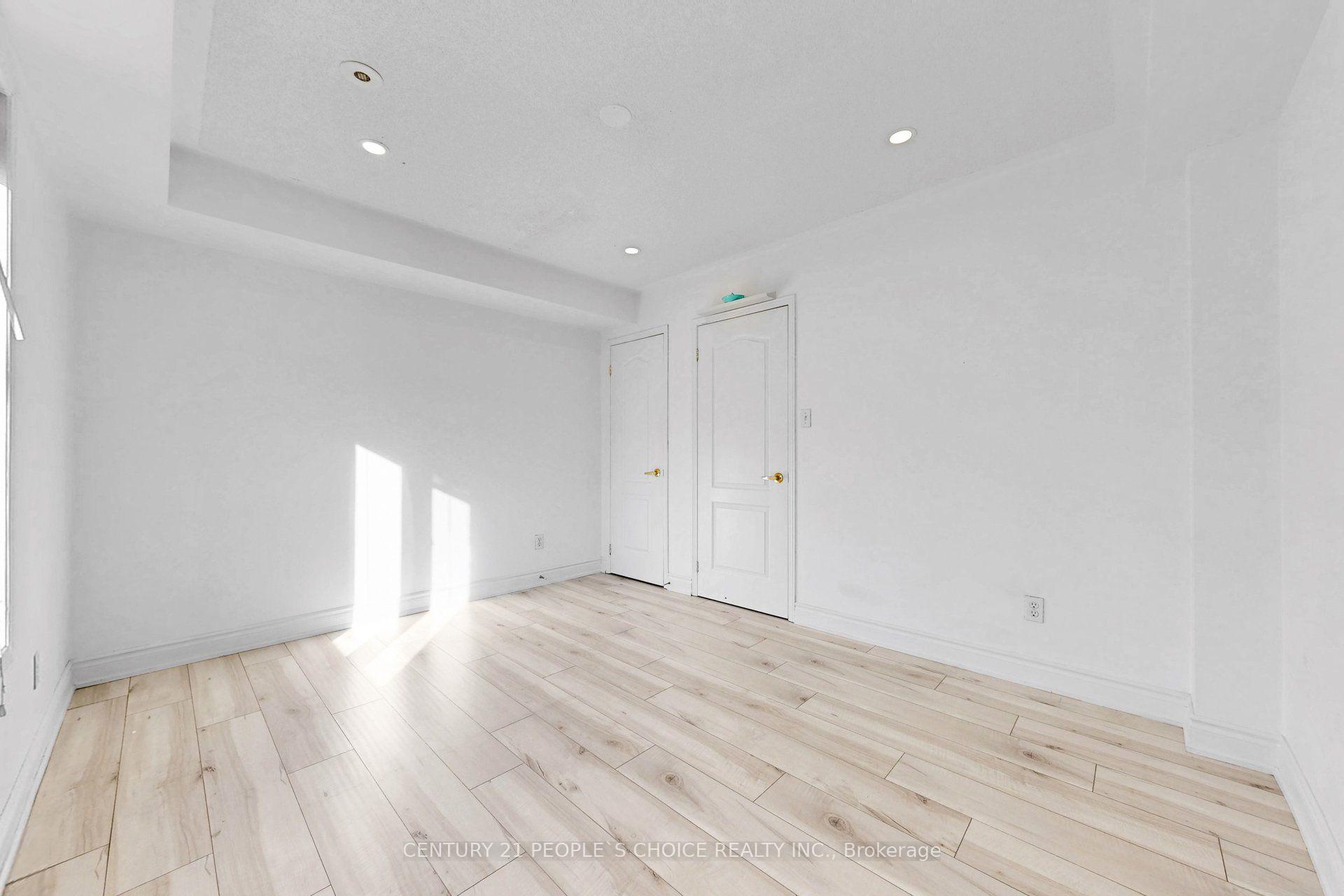 Photo 28 of Unit 106, 435 Hensall Circle, Mississauga, Cooksville — HOMEH