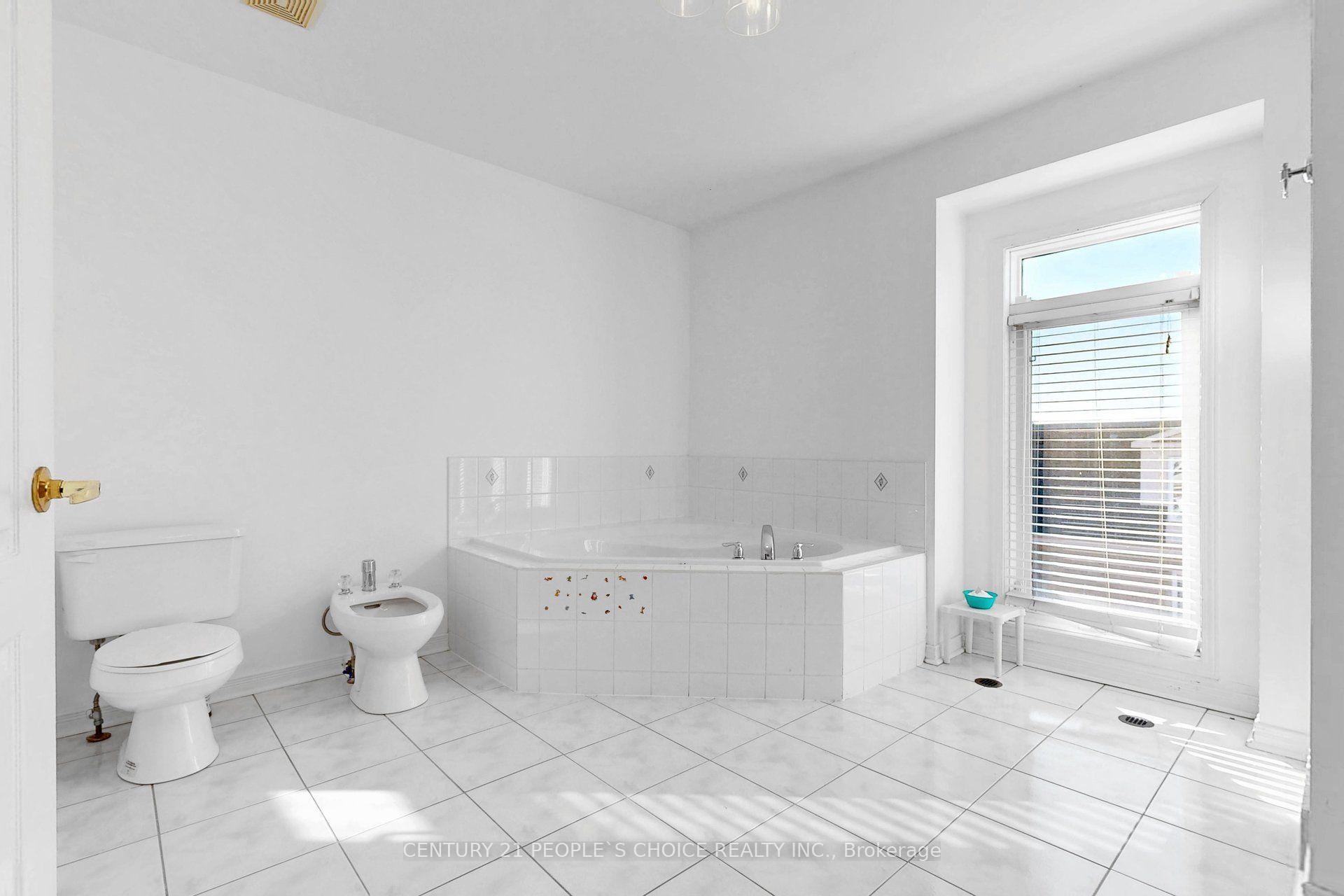Photo 36 of Unit 106, 435 Hensall Circle, Mississauga, Cooksville — HOMEH