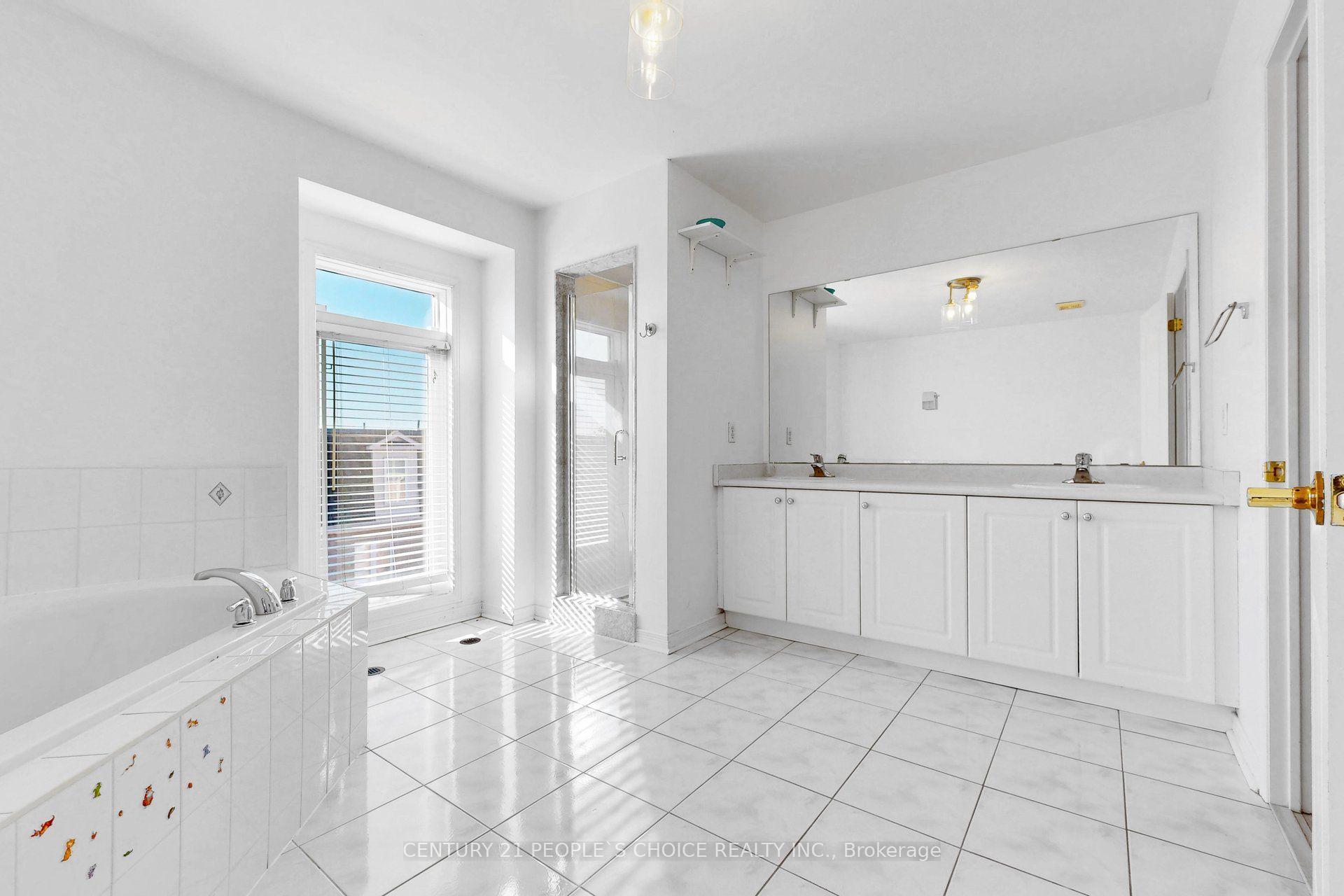 Photo 37 of Unit 106, 435 Hensall Circle, Mississauga, Cooksville — HOMEH