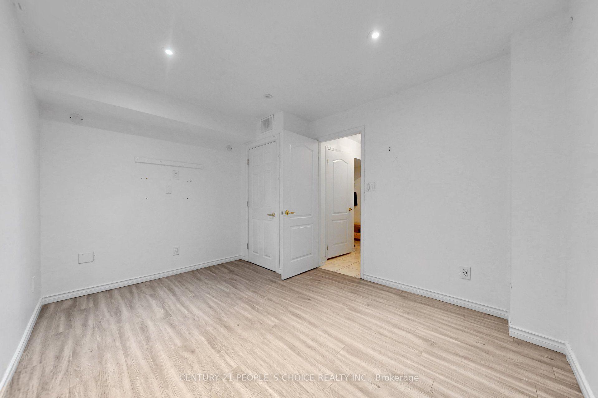 Photo 41 of Unit 106, 435 Hensall Circle, Mississauga, Cooksville — HOMEH
