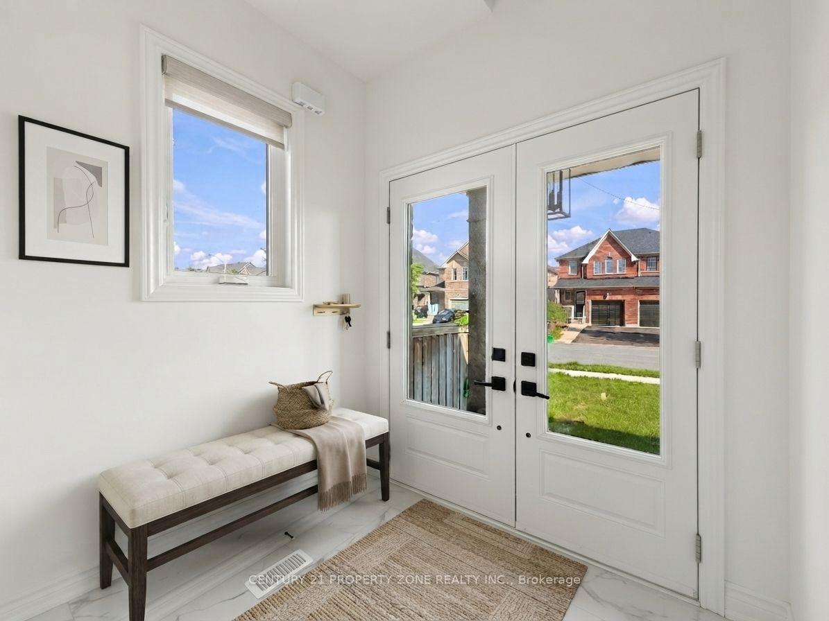 Photo 2 of 102 Cadillac Crescent, Brampton, Fletcher's Meadow — HOMEH