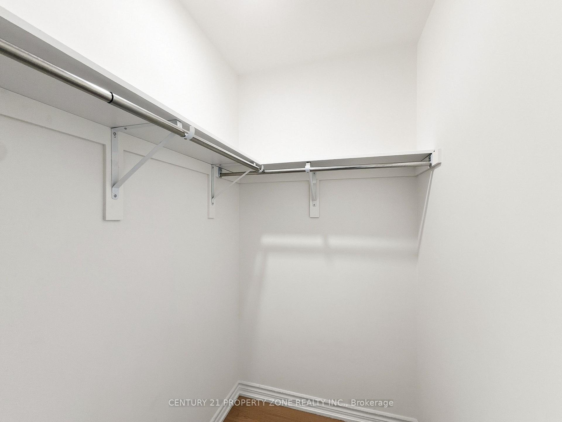 Photo 10 of 102 Cadillac Crescent, Brampton, Fletcher's Meadow — HOMEH