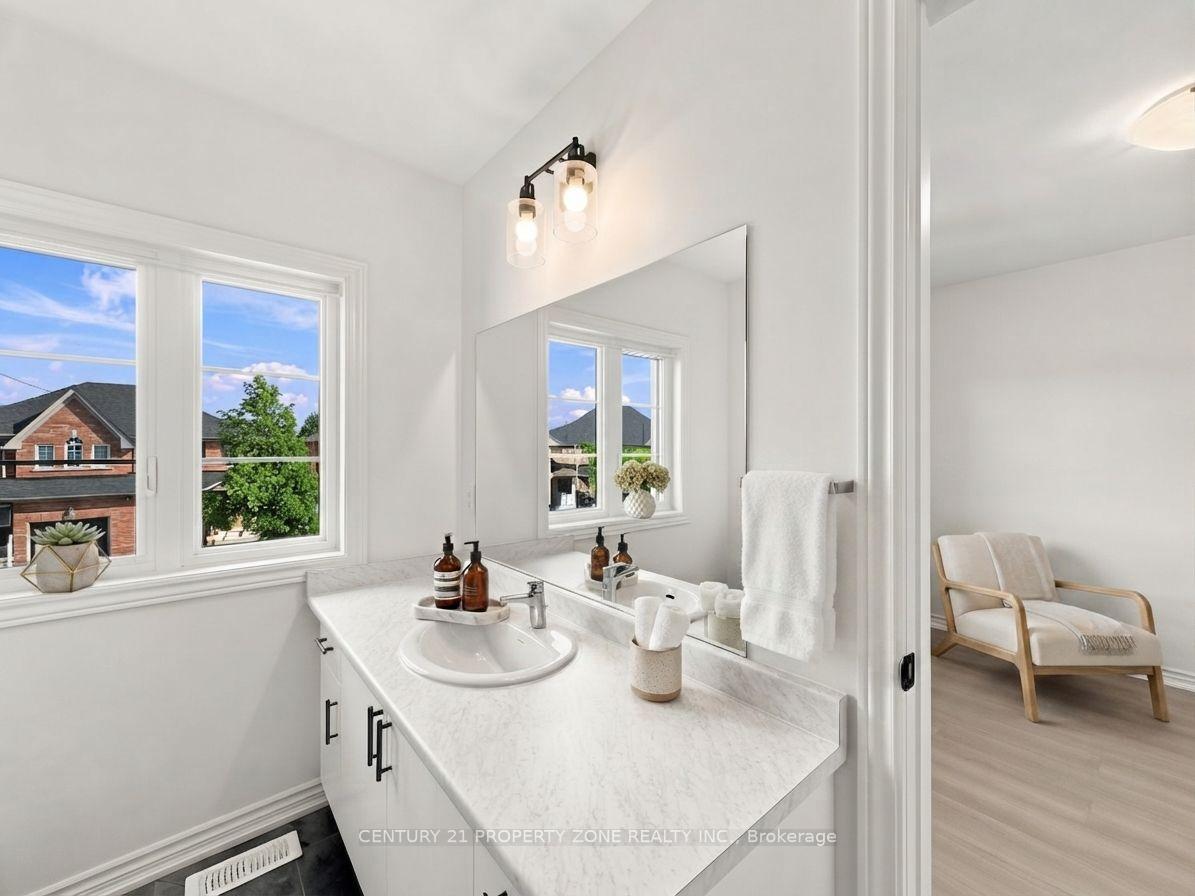 Photo 11 of 102 Cadillac Crescent, Brampton, Fletcher's Meadow — HOMEH