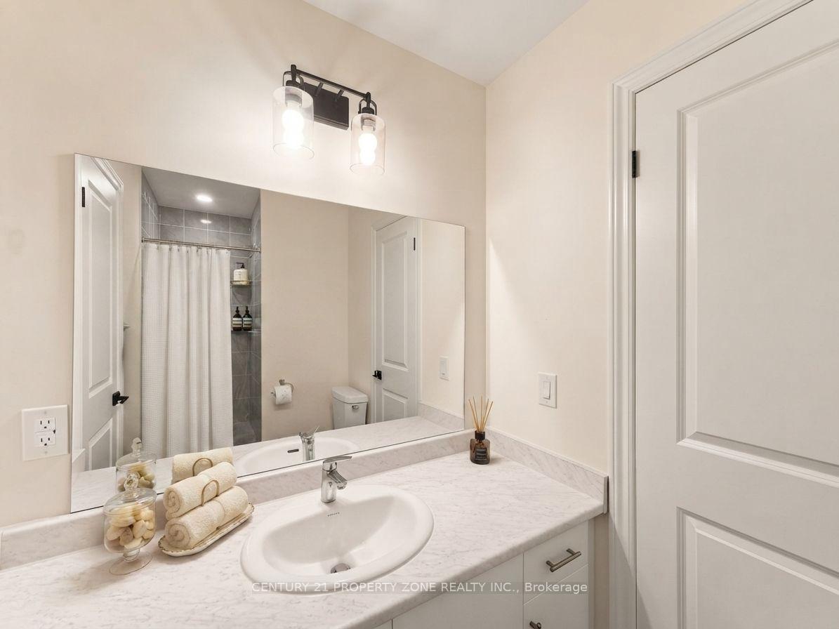 Photo 13 of 102 Cadillac Crescent, Brampton, Fletcher's Meadow — HOMEH