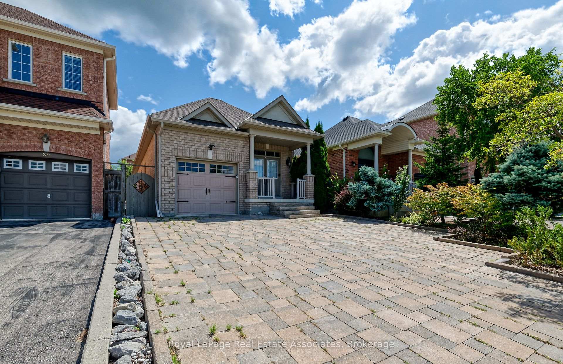 Photo 1 of Unit Lower, 41 Greenview Circle, Vaughan, Rural Vaughan — HOMEH