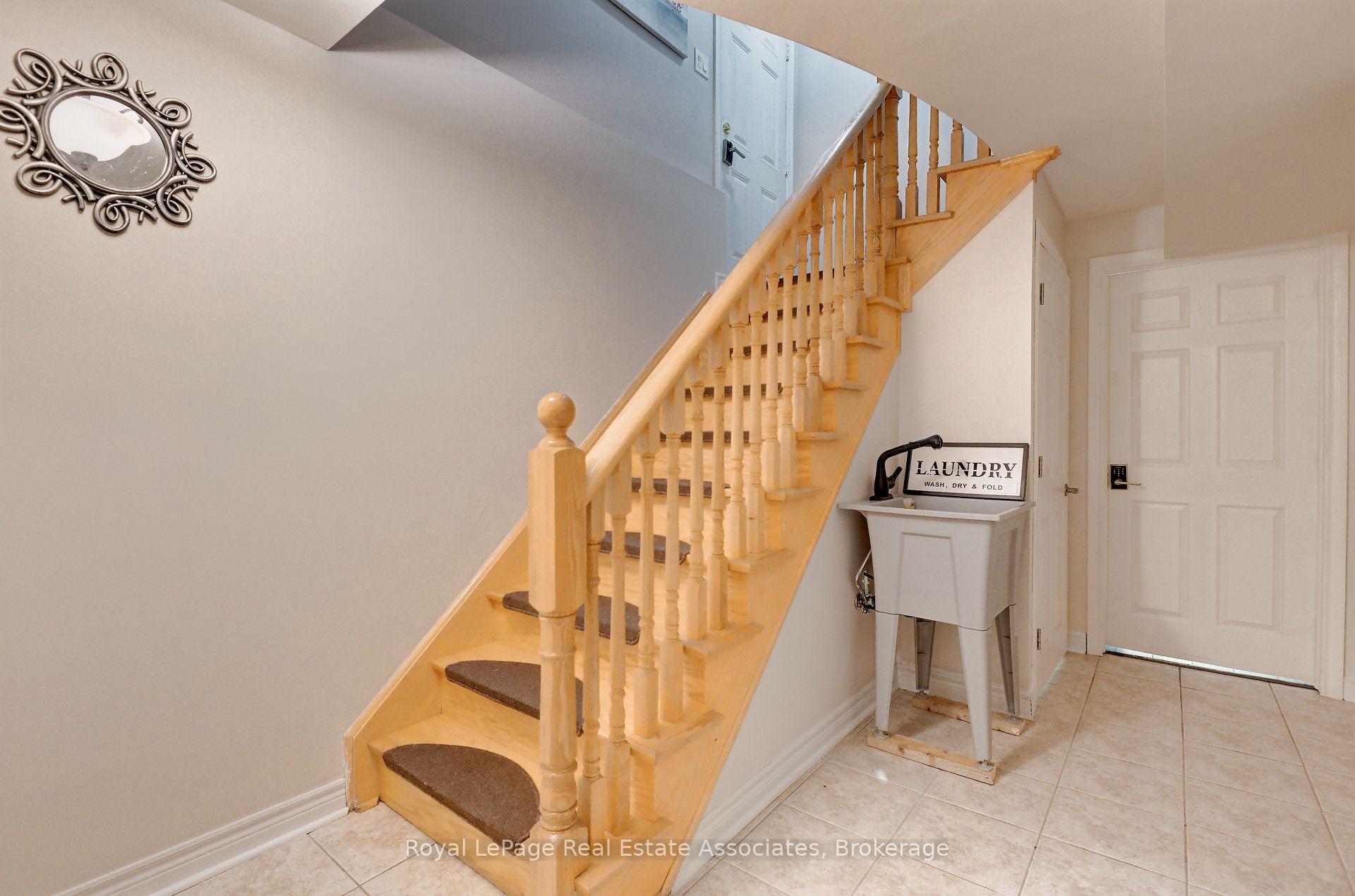 Photo 5 of Unit Lower, 41 Greenview Circle, Vaughan, Rural Vaughan — HOMEH