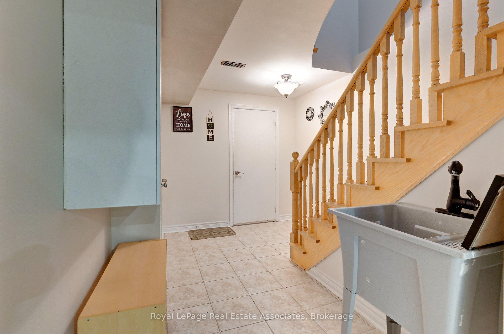 Photo 6 of Unit Lower, 41 Greenview Circle, Vaughan, Rural Vaughan — HOMEH
