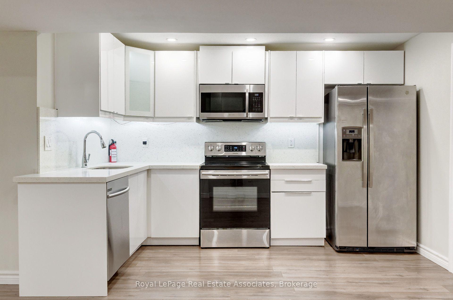 Photo 10 of Unit Lower, 41 Greenview Circle, Vaughan, Rural Vaughan — HOMEH