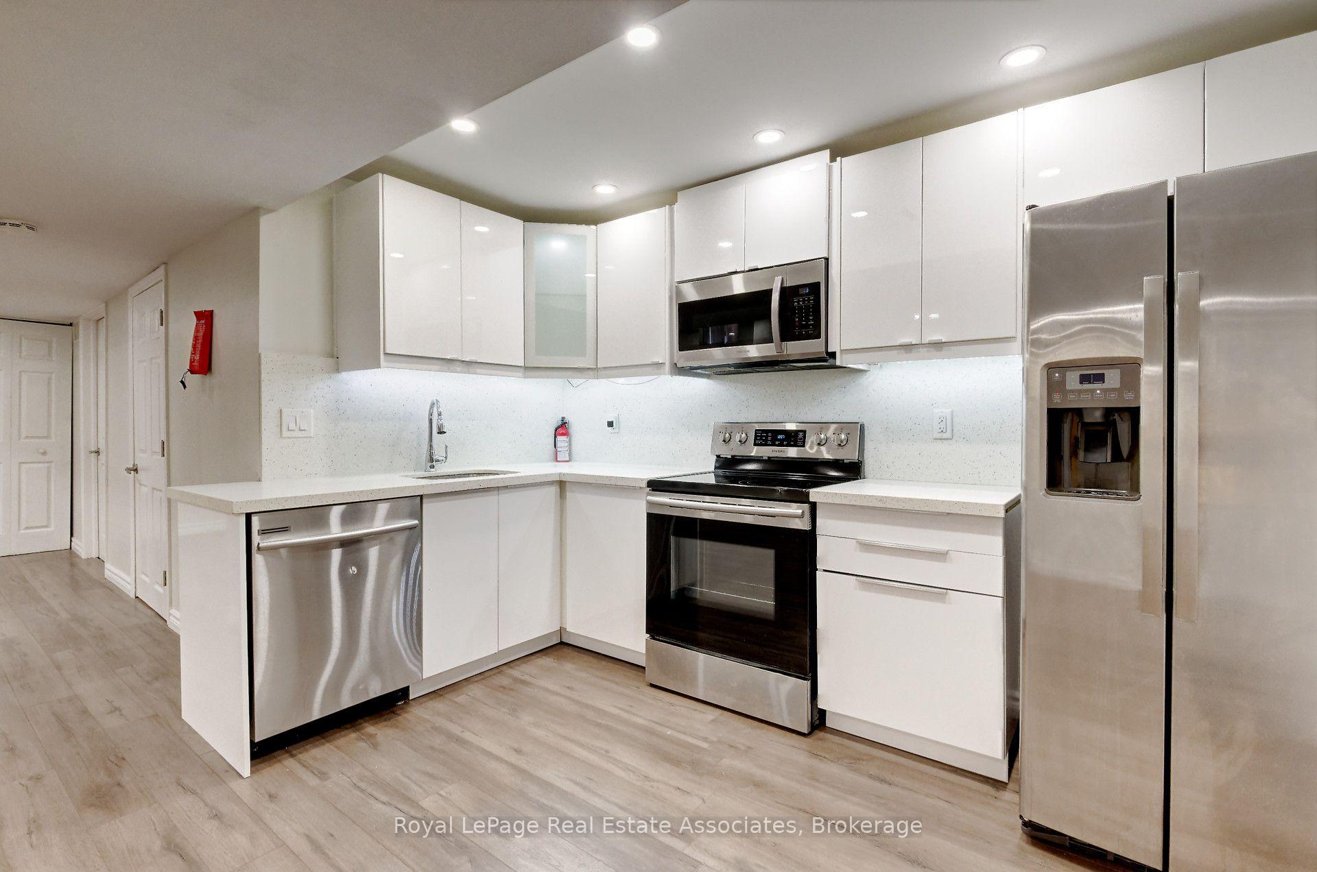 Photo 11 of Unit Lower, 41 Greenview Circle, Vaughan, Rural Vaughan — HOMEH