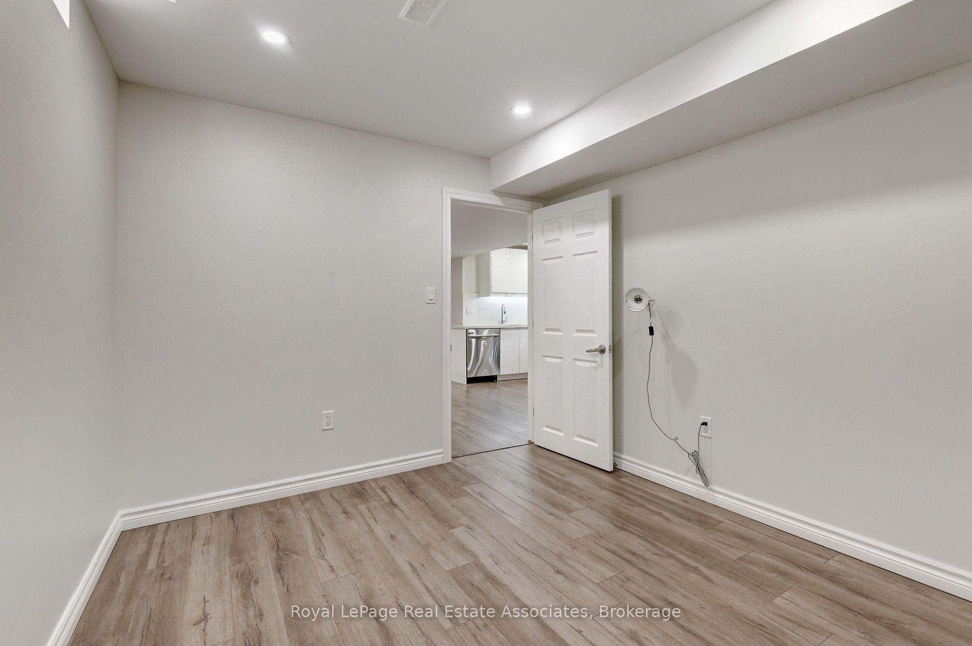 Photo 17 of Unit Lower, 41 Greenview Circle, Vaughan, Rural Vaughan — HOMEH