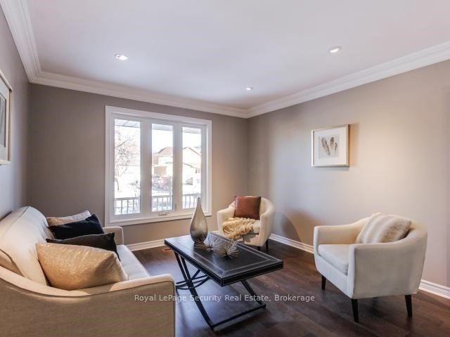 Photo 3 of 76 Dante Court, Vaughan, East Woodbridge — HOMEH
