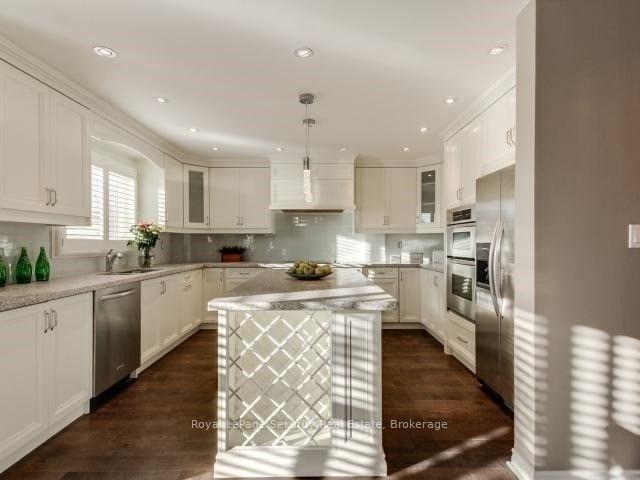Photo 5 of 76 Dante Court, Vaughan, East Woodbridge — HOMEH