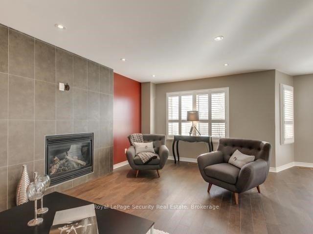 Photo 10 of 76 Dante Court, Vaughan, East Woodbridge — HOMEH