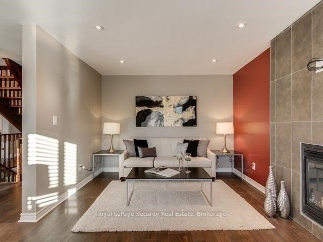 Photo 11 of 76 Dante Court, Vaughan, East Woodbridge — HOMEH