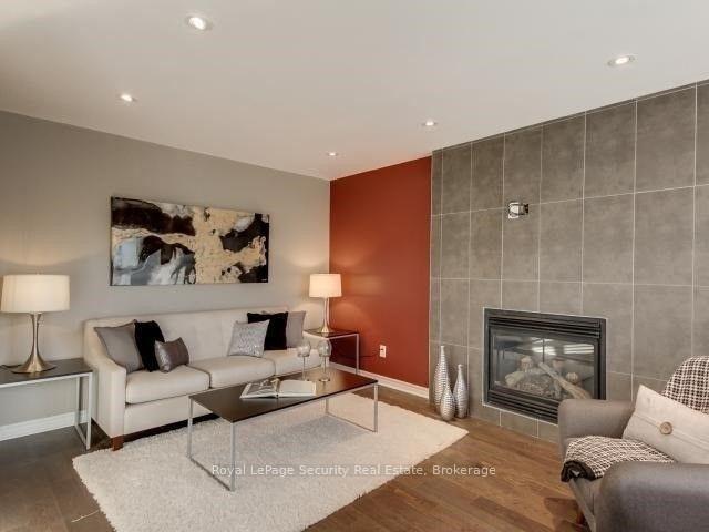 Photo 12 of 76 Dante Court, Vaughan, East Woodbridge — HOMEH