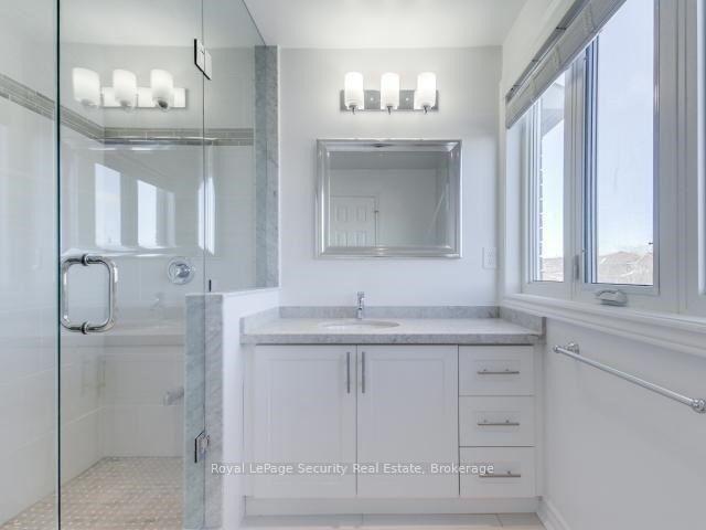Photo 16 of 76 Dante Court, Vaughan, East Woodbridge — HOMEH