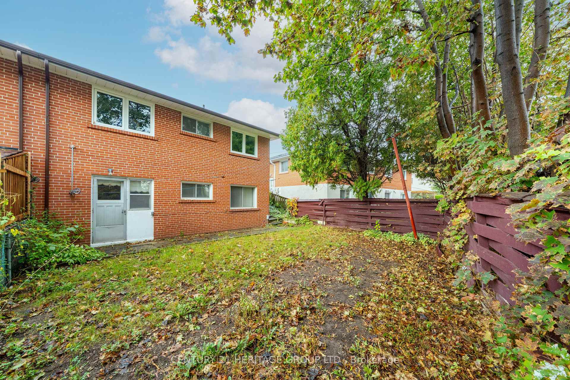 Photo 70 of 37 Gambello Crescent, North York, York University Heights — HOMEH