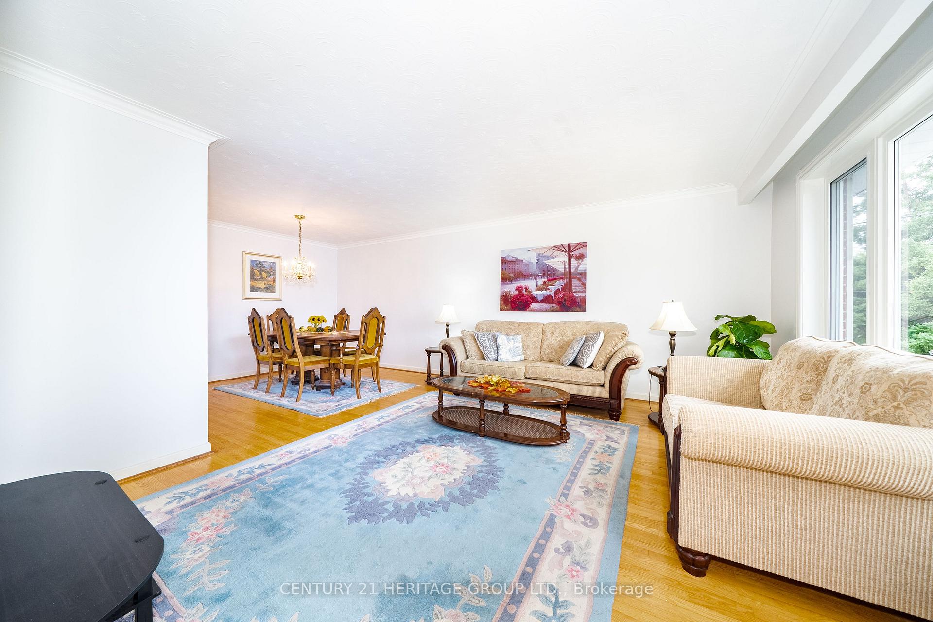Photo 20 of 37 Gambello Crescent, North York, York University Heights — HOMEH