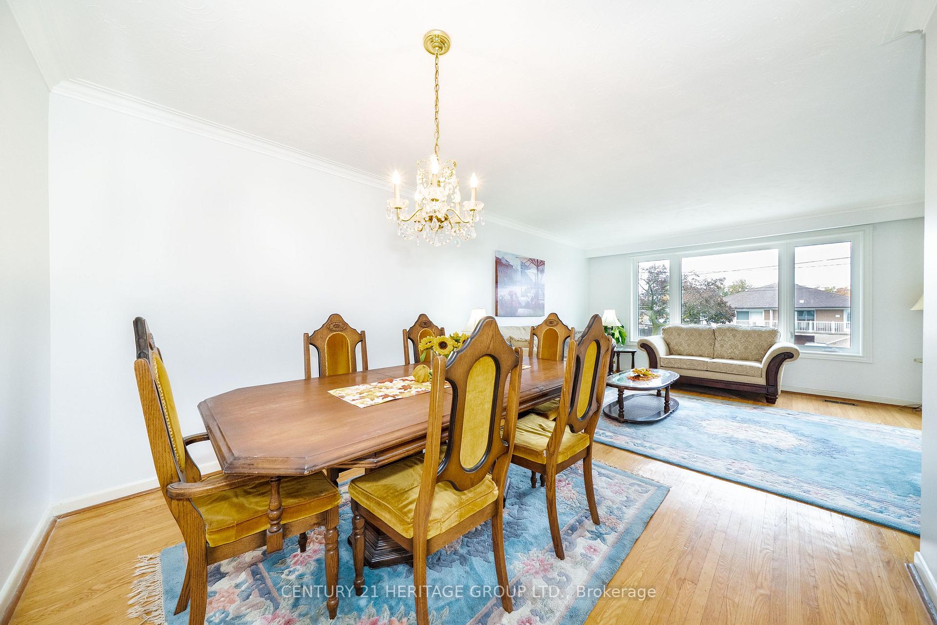 Photo 21 of 37 Gambello Crescent, North York, York University Heights — HOMEH