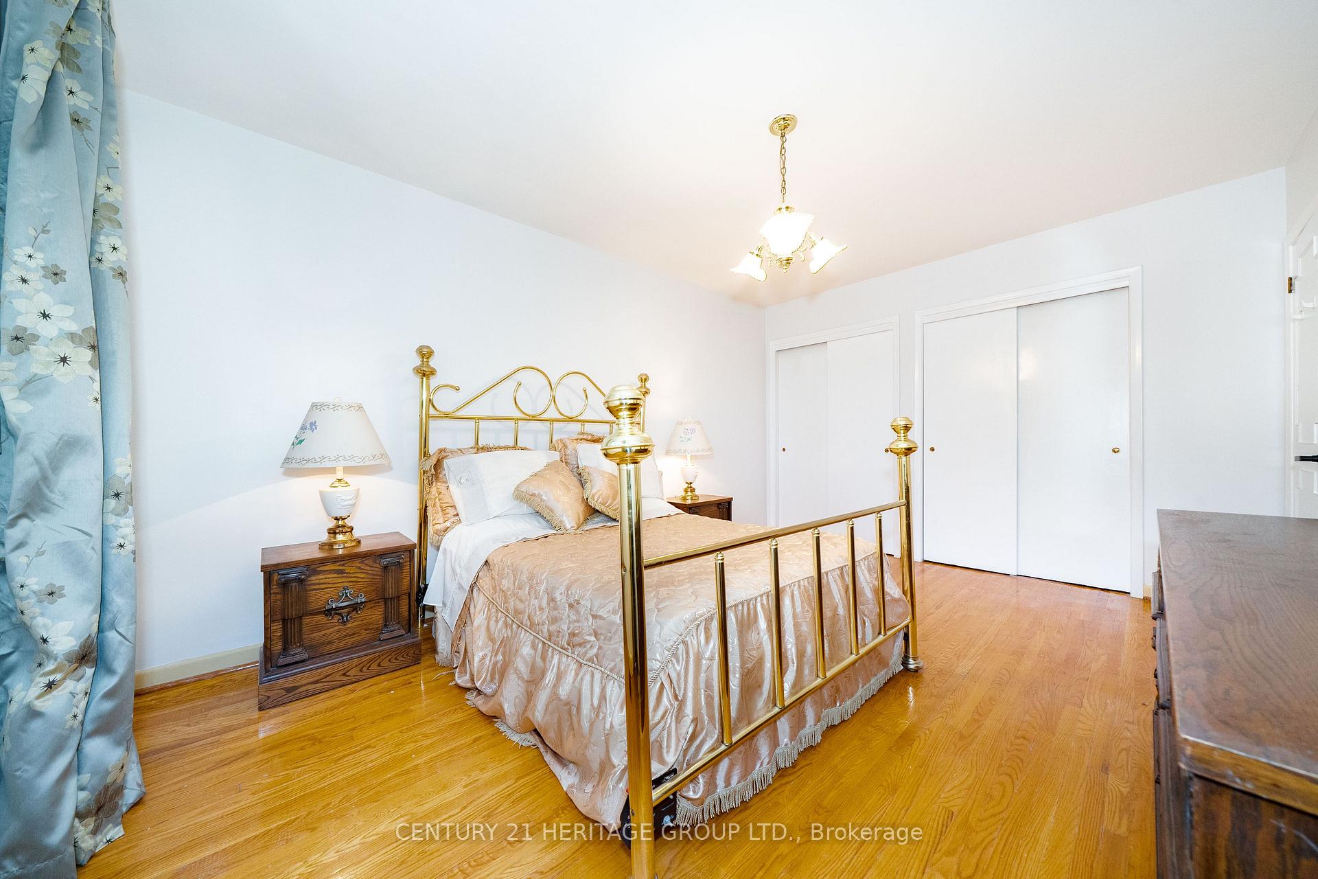 Photo 46 of 37 Gambello Crescent, North York, York University Heights — HOMEH