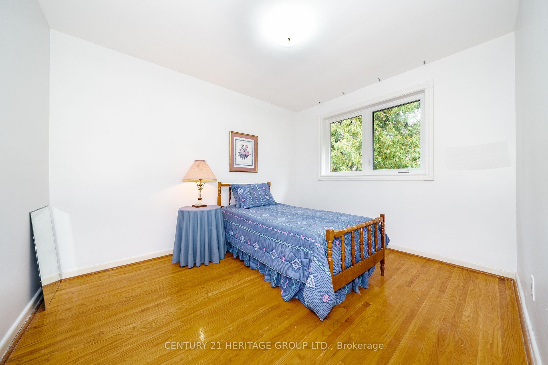 Photo 48 of 37 Gambello Crescent, North York, York University Heights — HOMEH