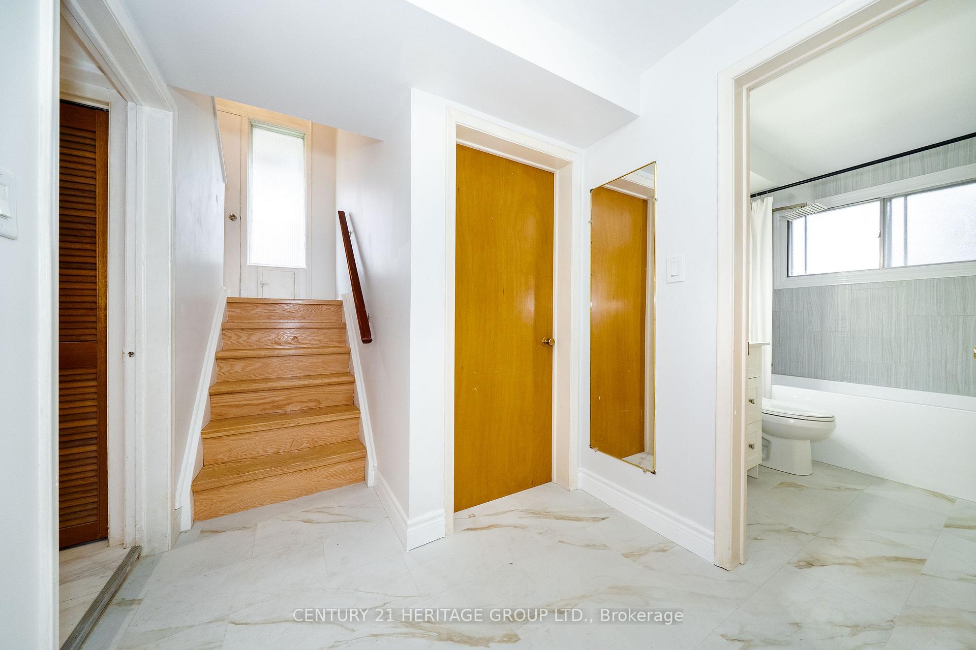 Photo 53 of 37 Gambello Crescent, North York, York University Heights — HOMEH